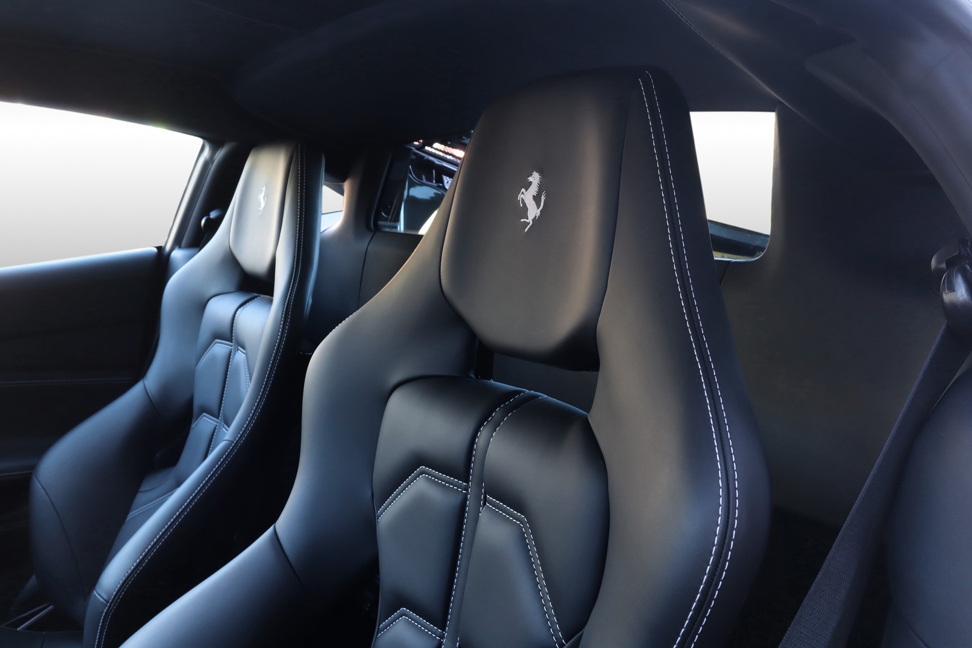 FERRARI 488 GTB 3.9 V8-image-14