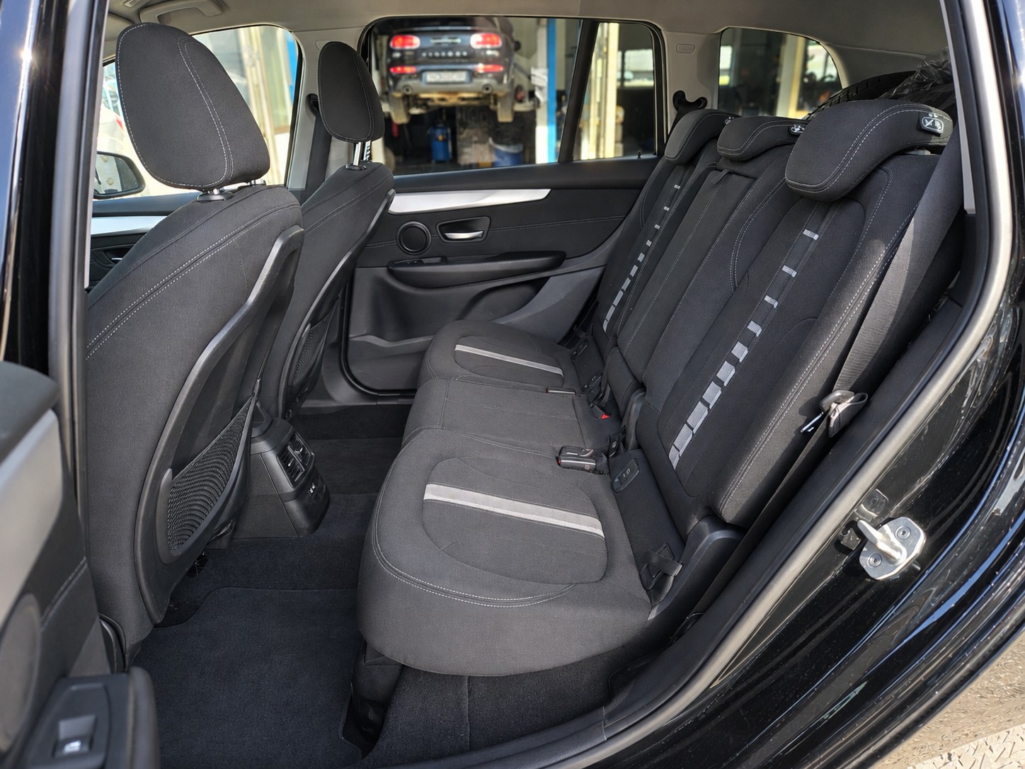 BMW 218d xDrive Gran Tourer Steptronic-image-10