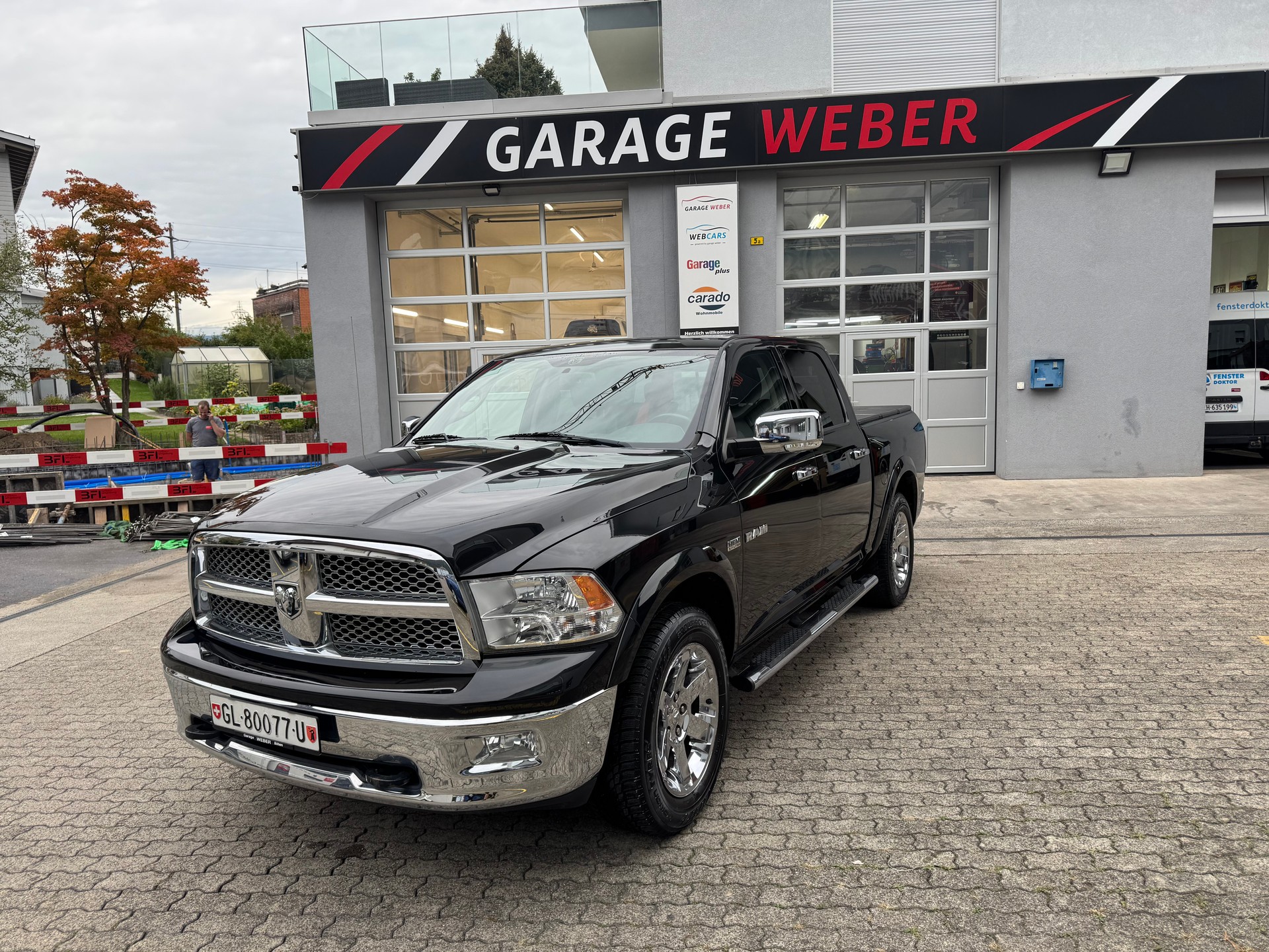 DODGE RAM 1500 Laramie Crew Cab-image-0