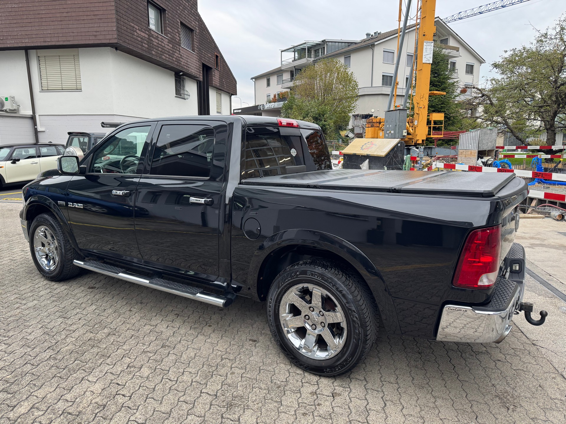 DODGE RAM 1500 Laramie Crew Cab-image-5