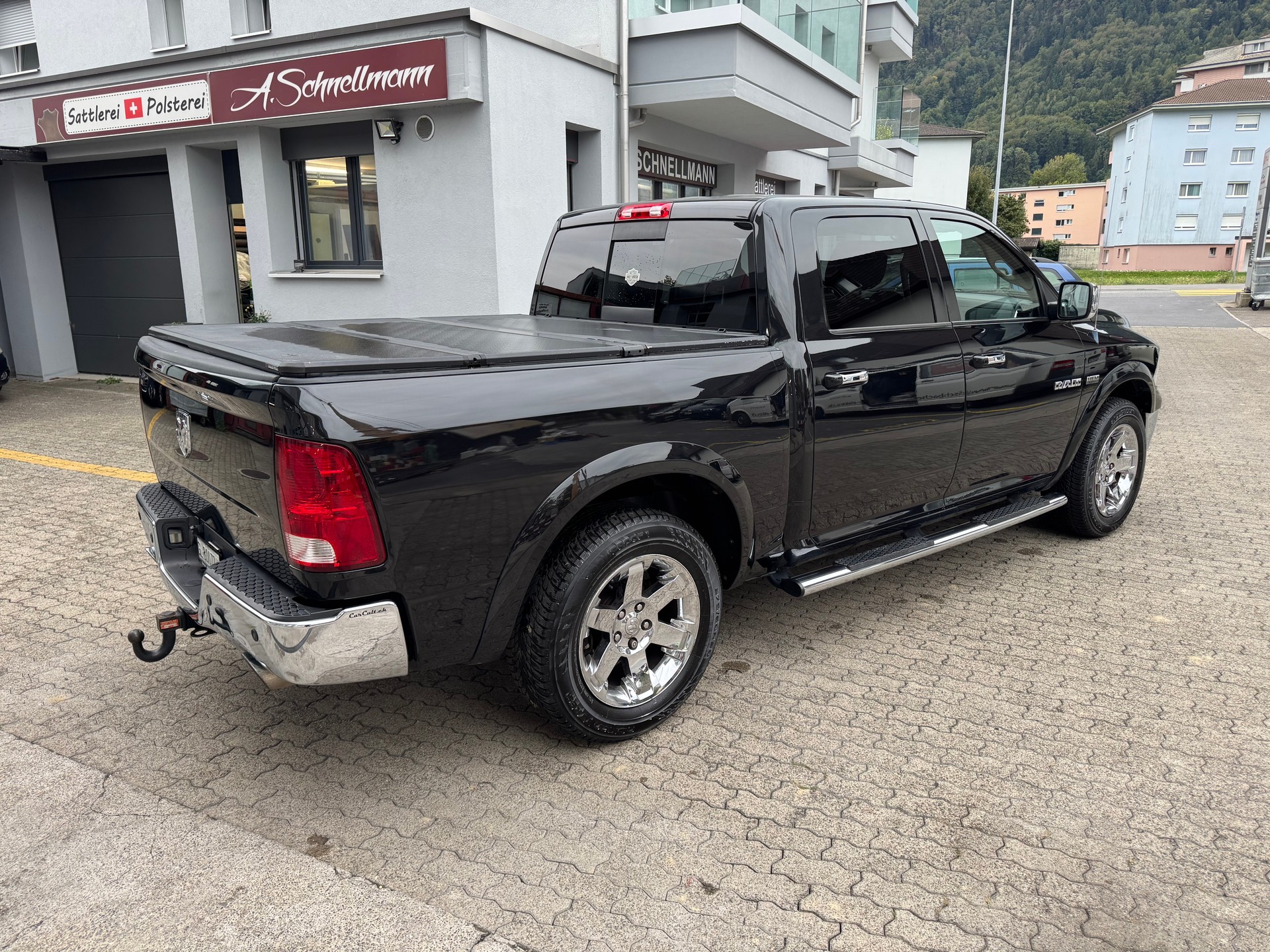 DODGE RAM 1500 Laramie Crew Cab-image-3