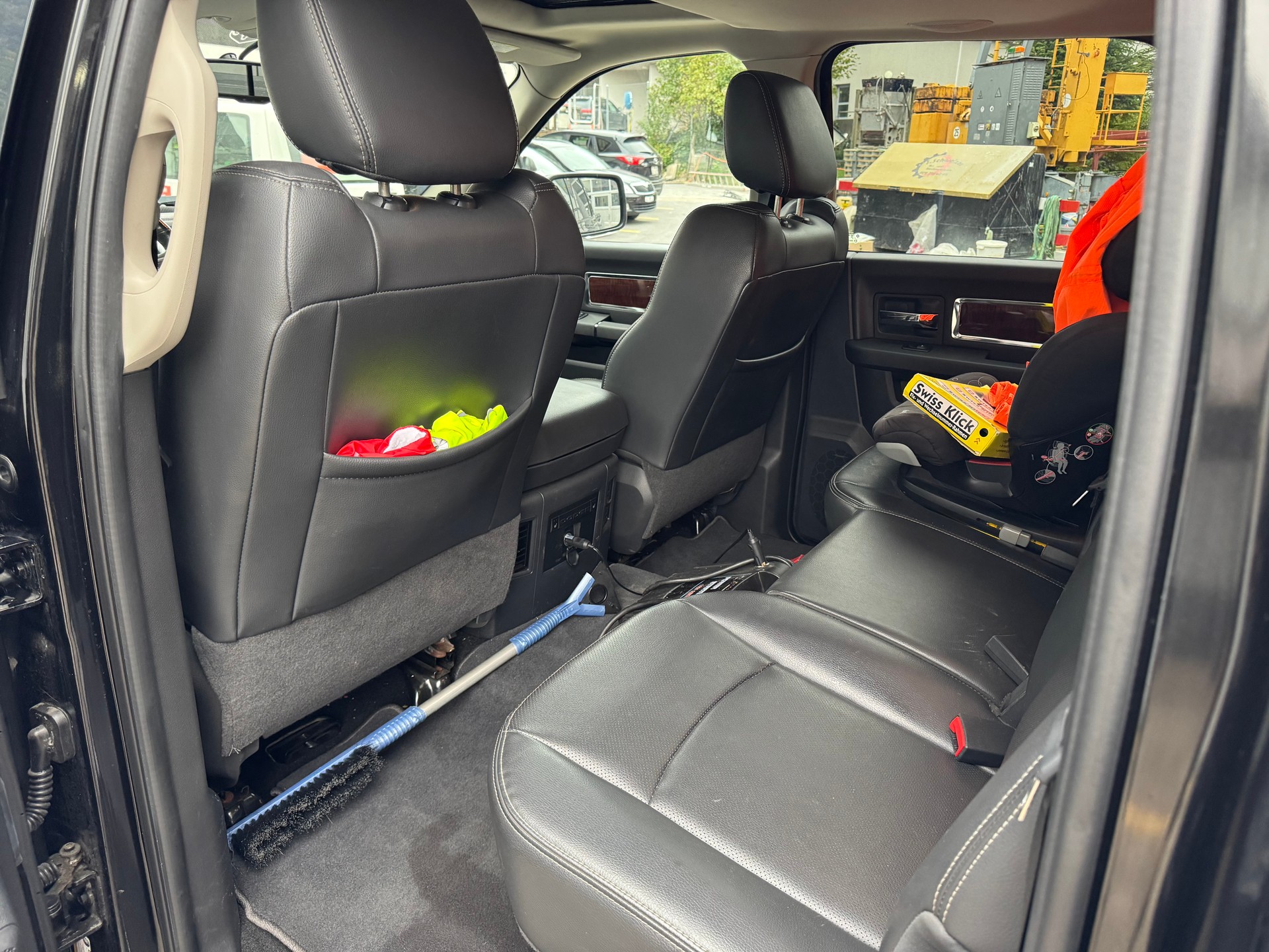 DODGE RAM 1500 Laramie Crew Cab-image-6