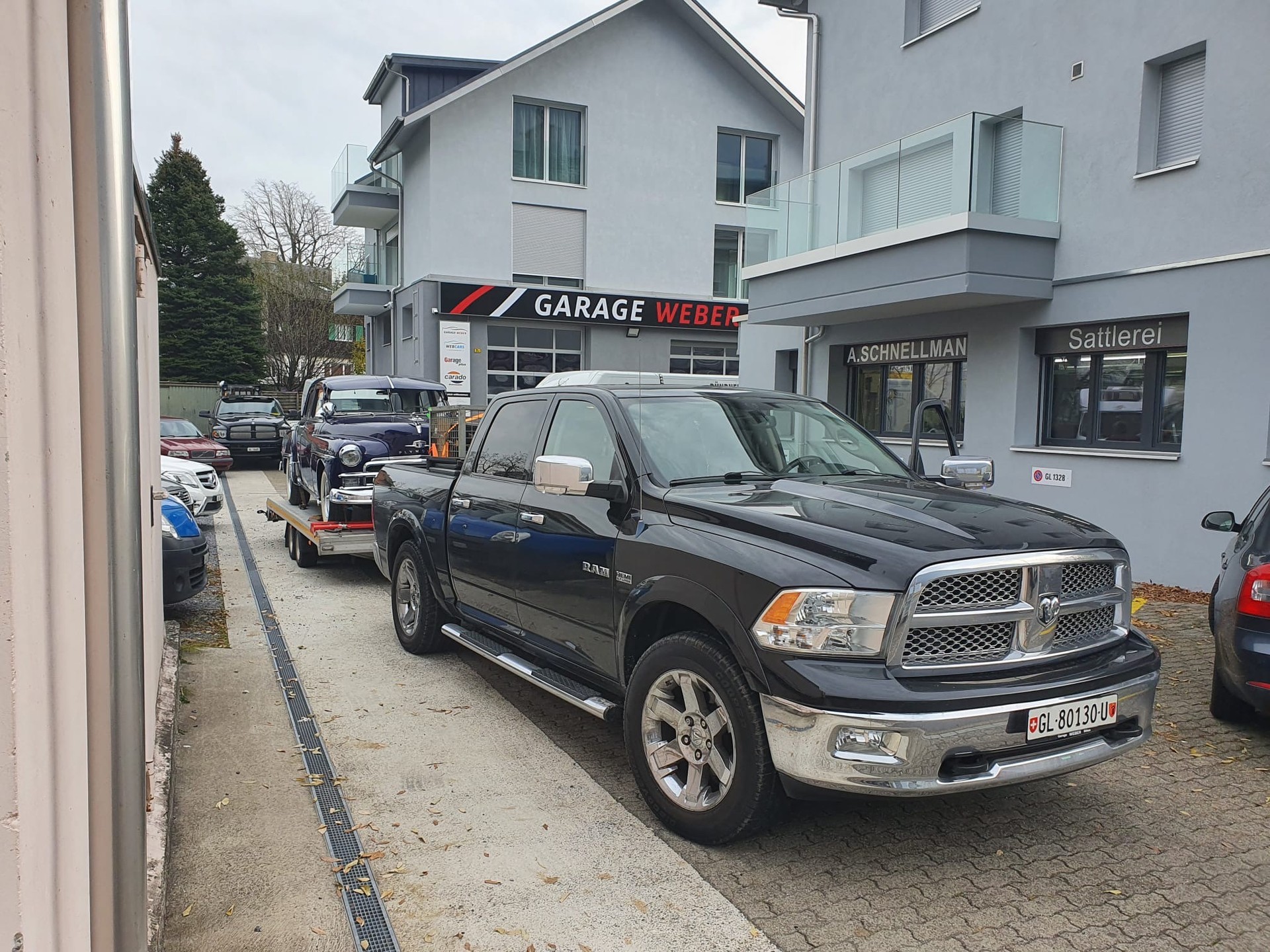 DODGE RAM 1500 Laramie Crew Cab-image-0