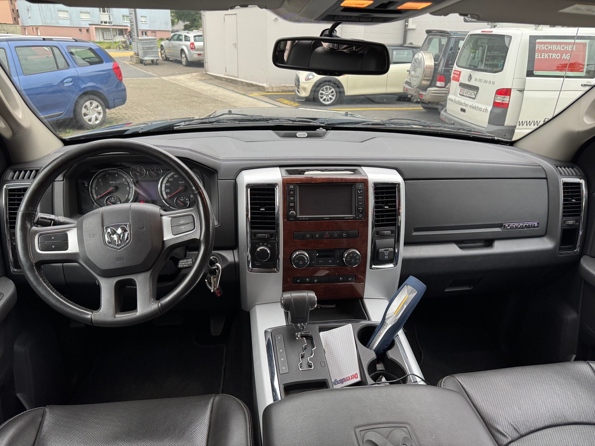 DODGE RAM 1500 Laramie Crew Cab-image-7