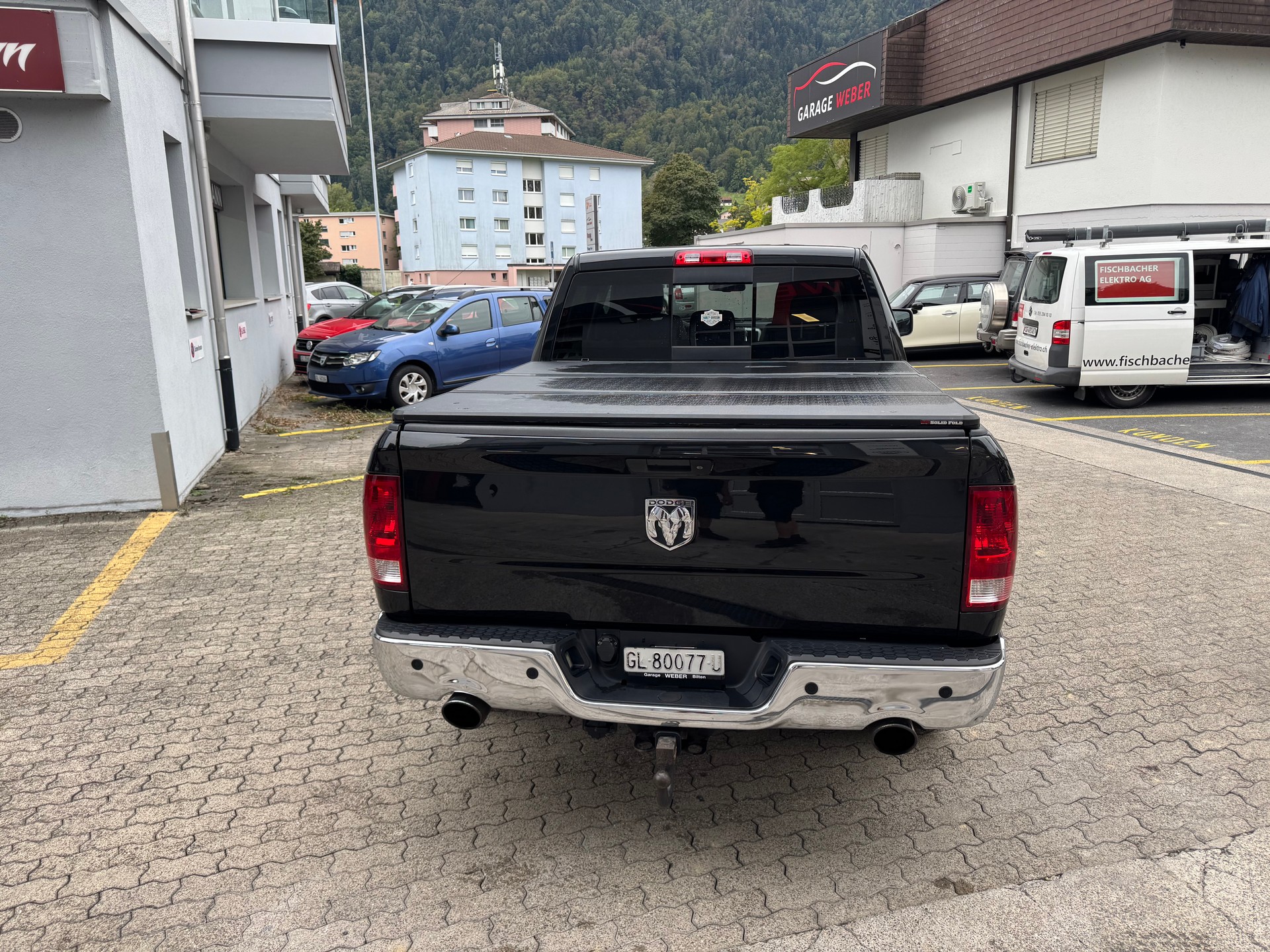 DODGE RAM 1500 Laramie Crew Cab-image-4