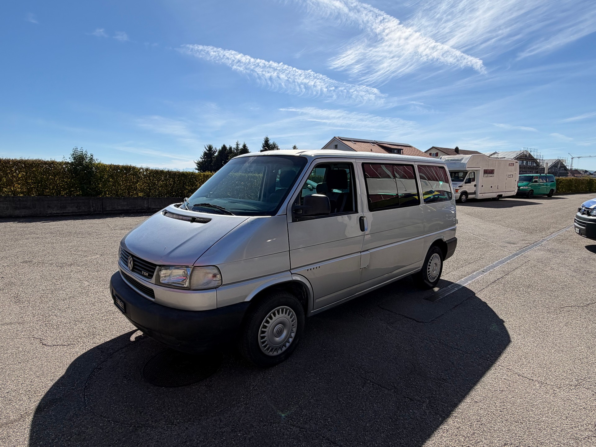 VW Caravelle-image-0