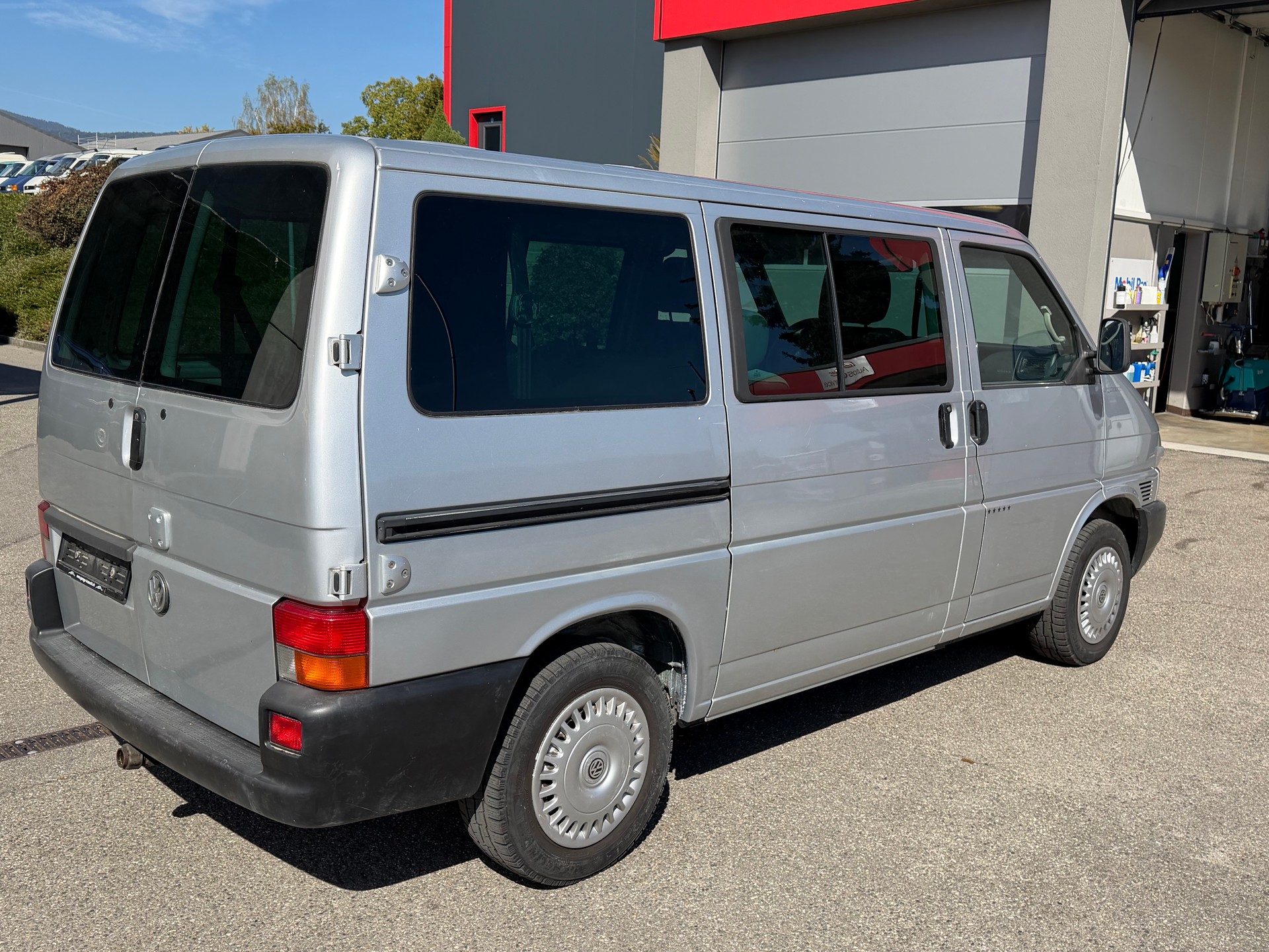 VW Caravelle-image-2