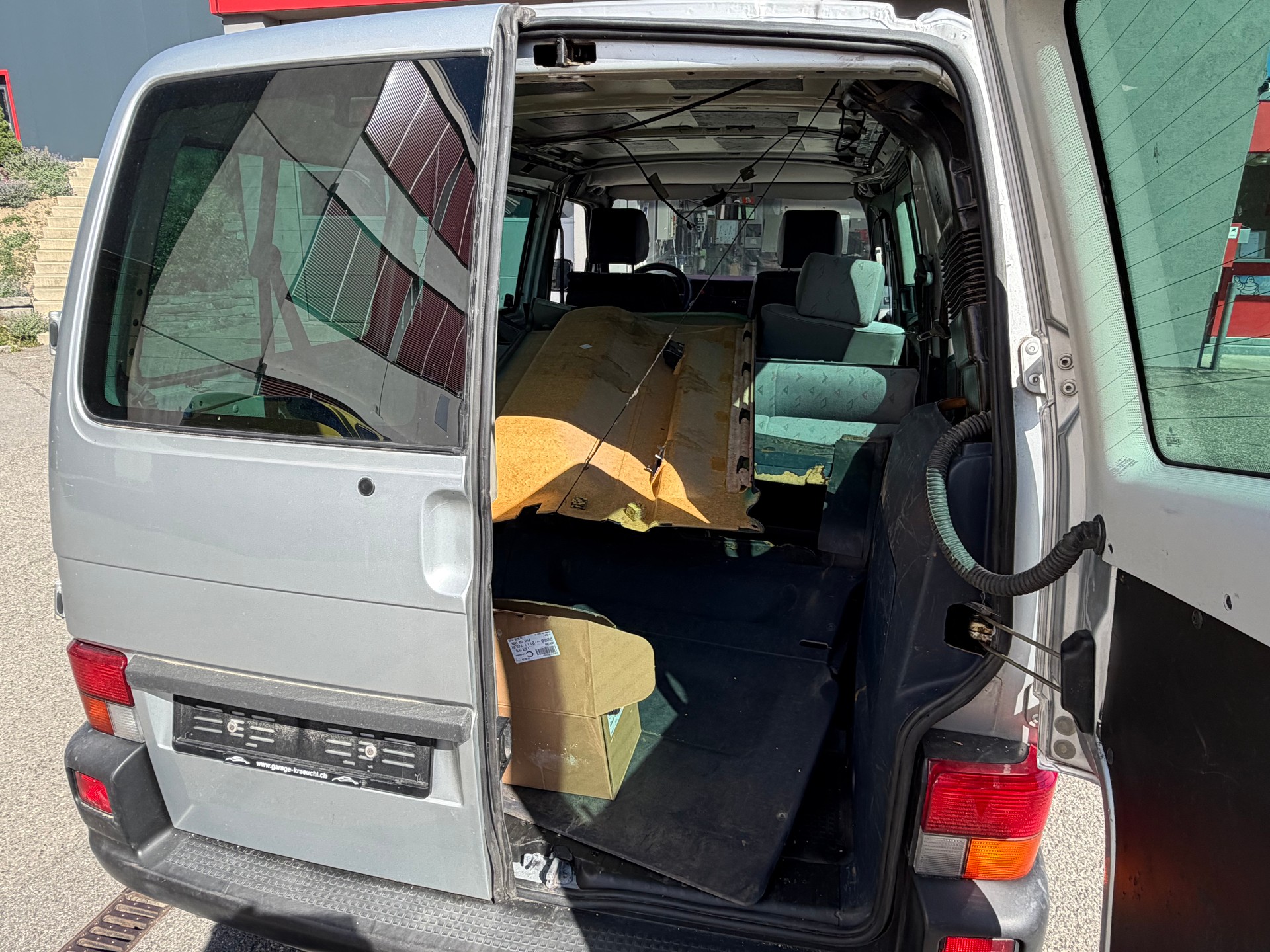 VW Caravelle-image-8