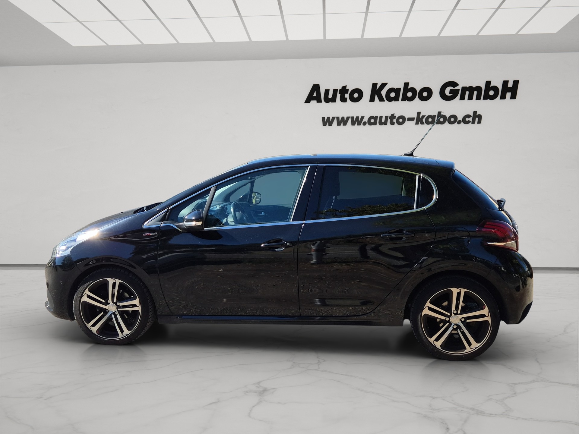 PEUGEOT 208 1.2 PureTech GT Line-image-7