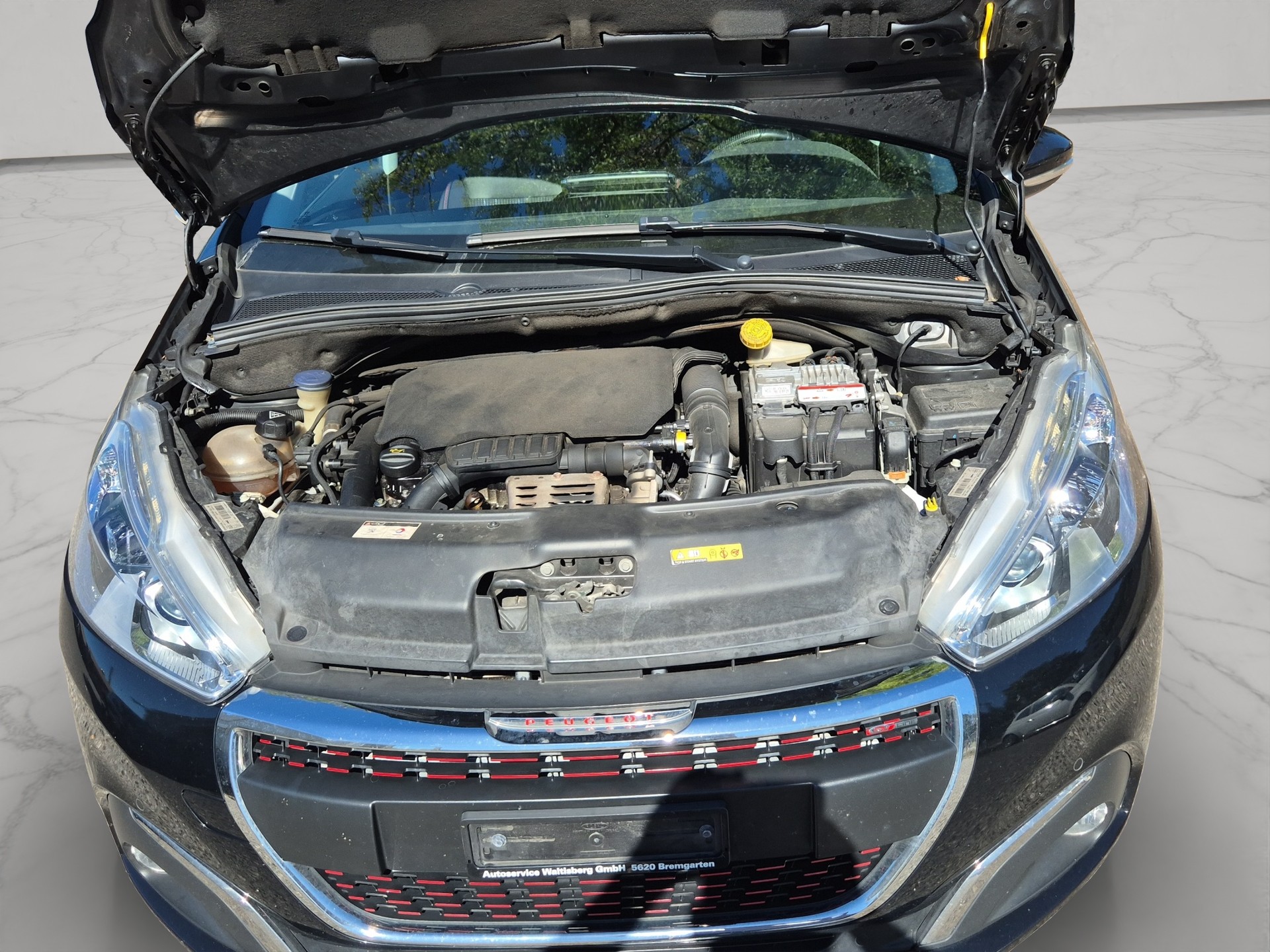 PEUGEOT 208 1.2 PureTech GT Line-image-13