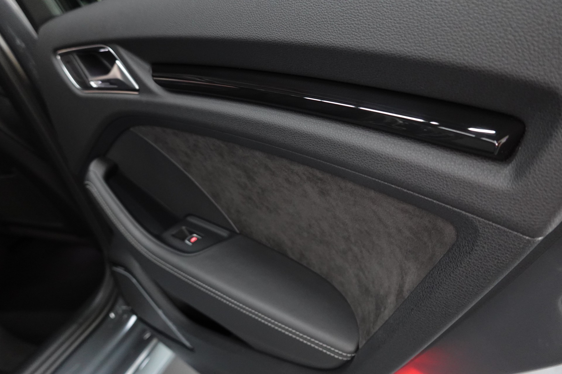 AUDI RS3 2.5 TSI QUATTRO S-TRONIC BILSTEIN NANO GREY MET. EXCLUSIVE-image-41