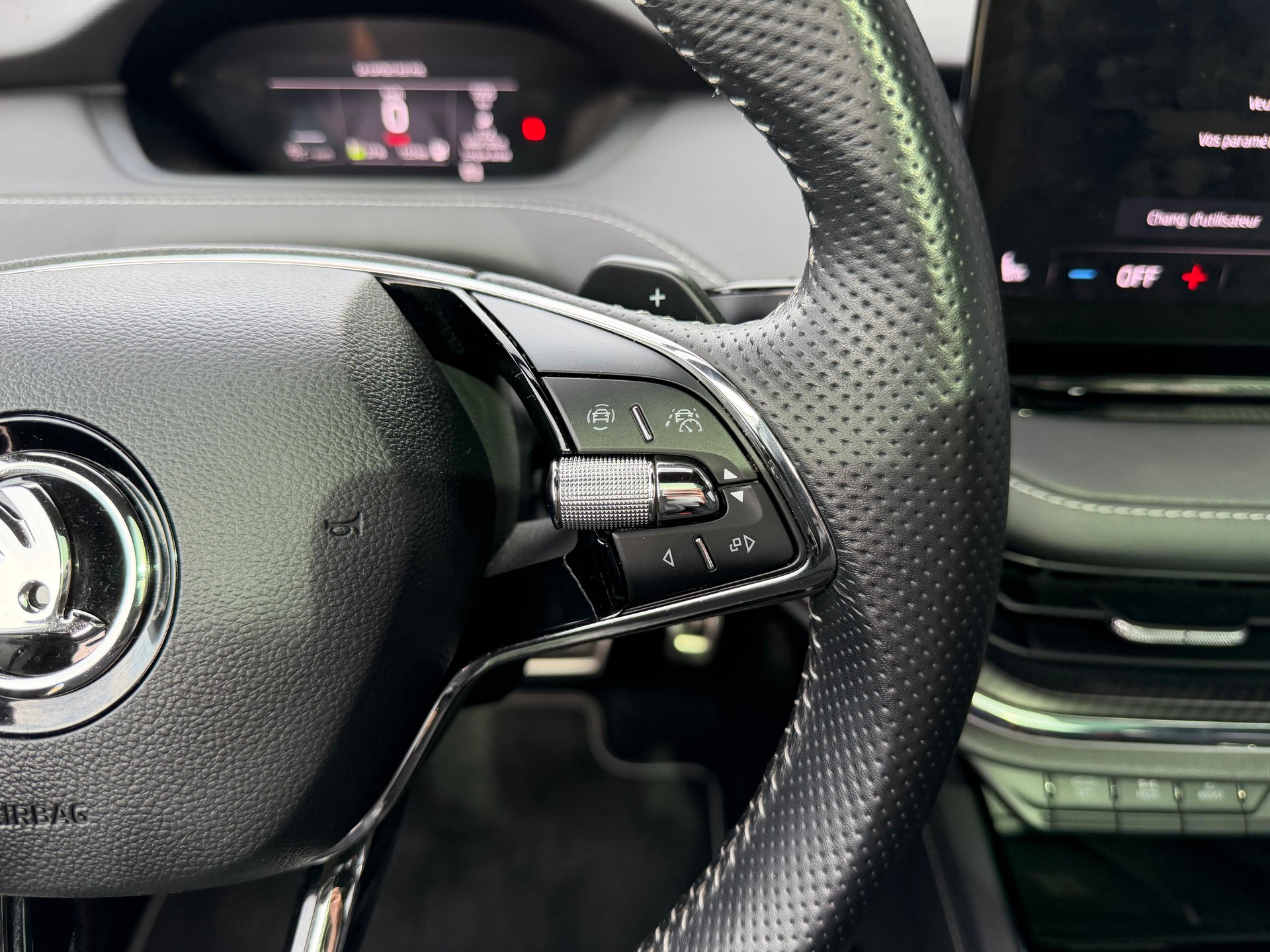 SKODA Enyaq iV 80 SportLine-image-16