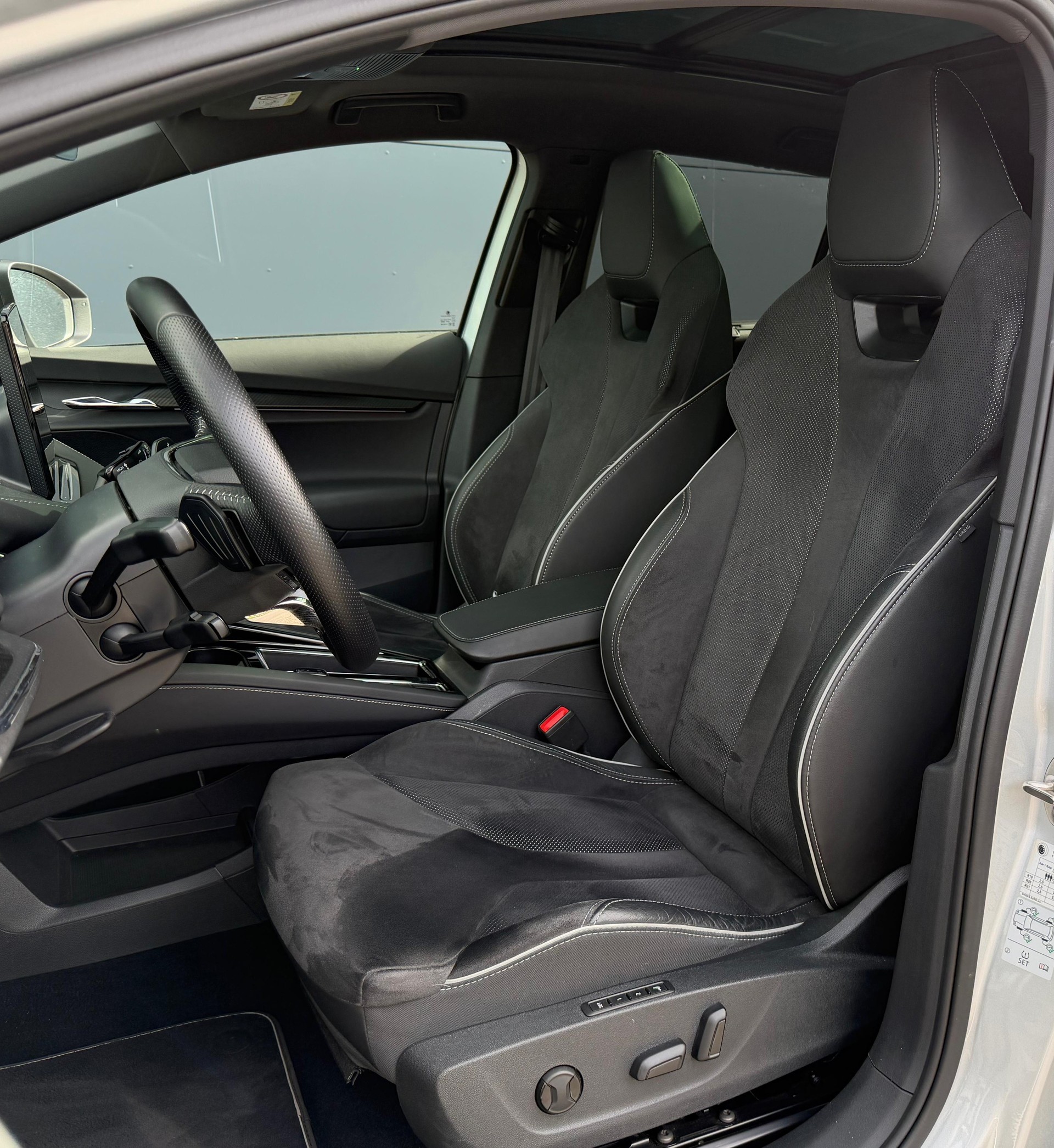 SKODA Enyaq iV 80 SportLine-image-8