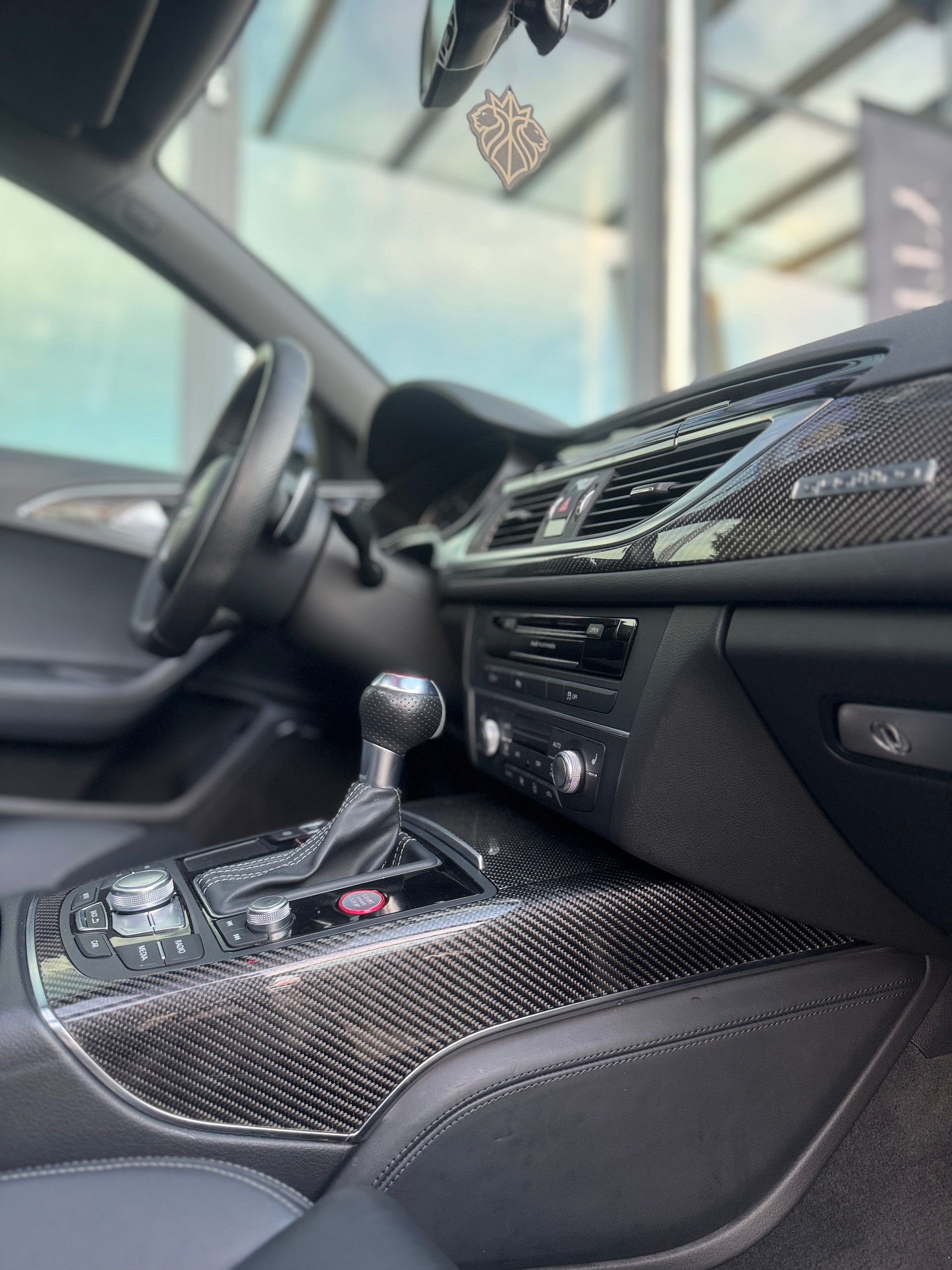 AUDI RS6 Avant 4.0 TFSI V8 quattro Tiptronic-image-11