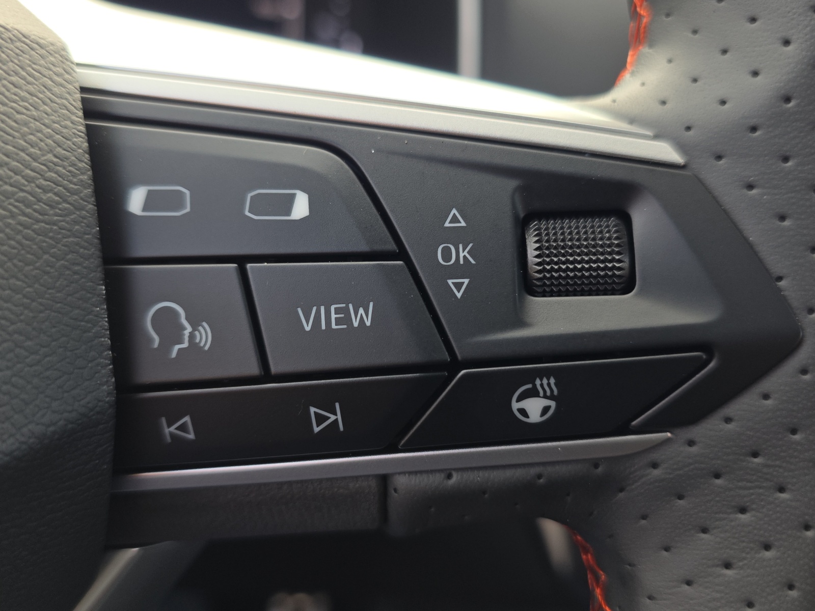 SEAT Tarraco 2.0 TDI 4Drive FR DSG AHK, Panorama-Schiebedach, Standheizung, Ledersportsitze, DCC, ACC, 360° Kamera, usw.-image-28