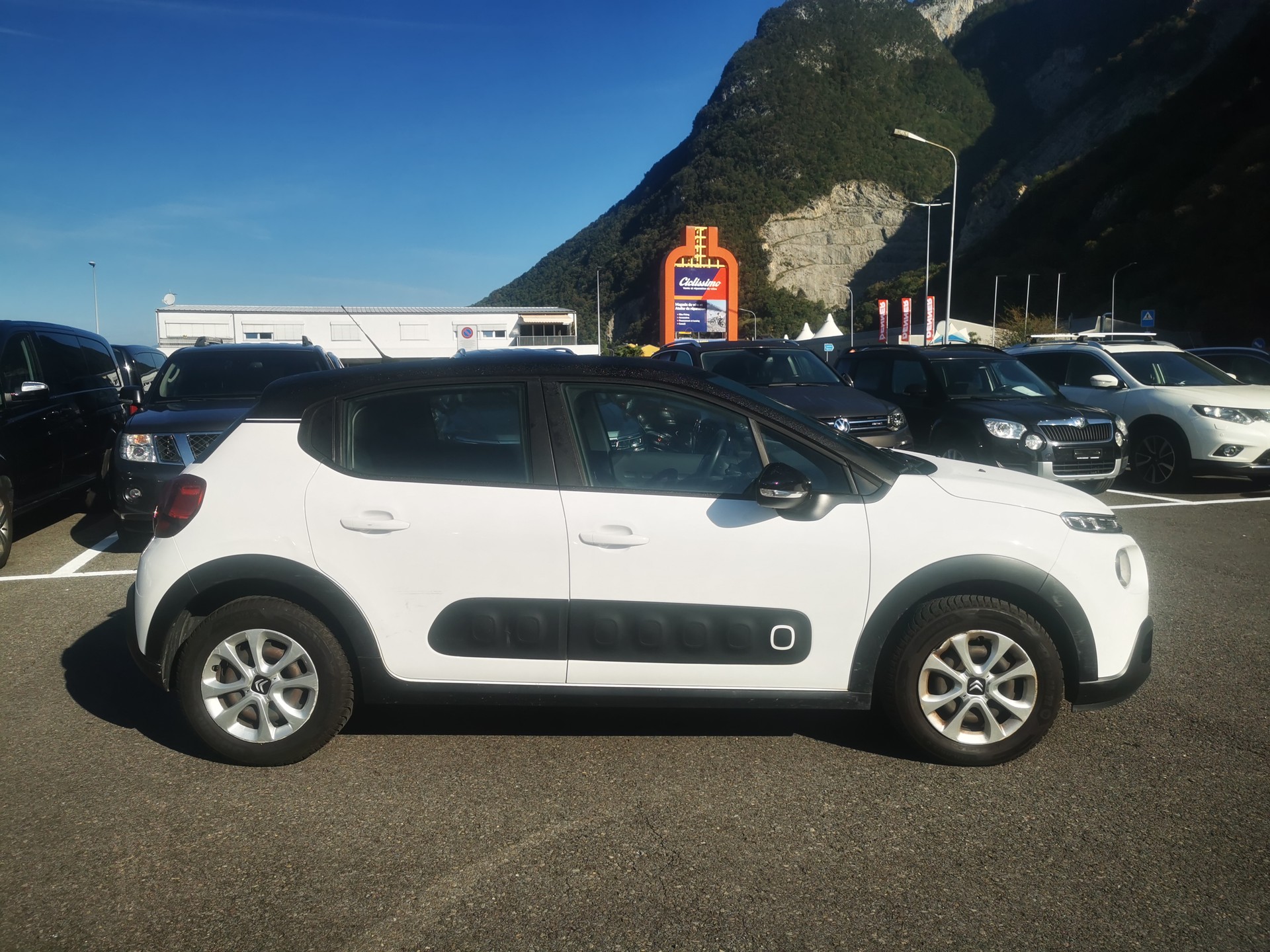 CITROEN C3 1.2i PureTech Shine-image-4