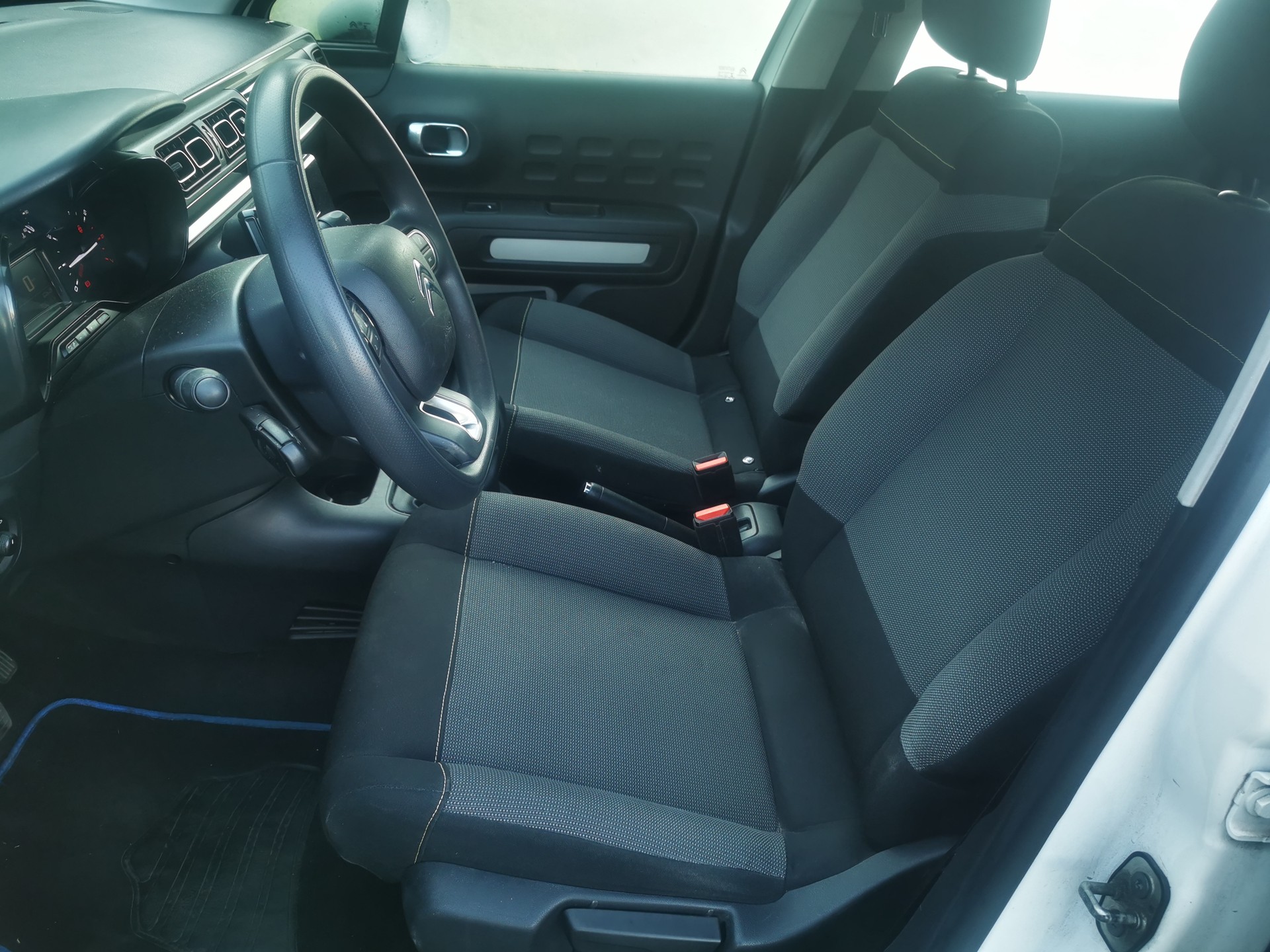 CITROEN C3 1.2i PureTech Shine-image-10