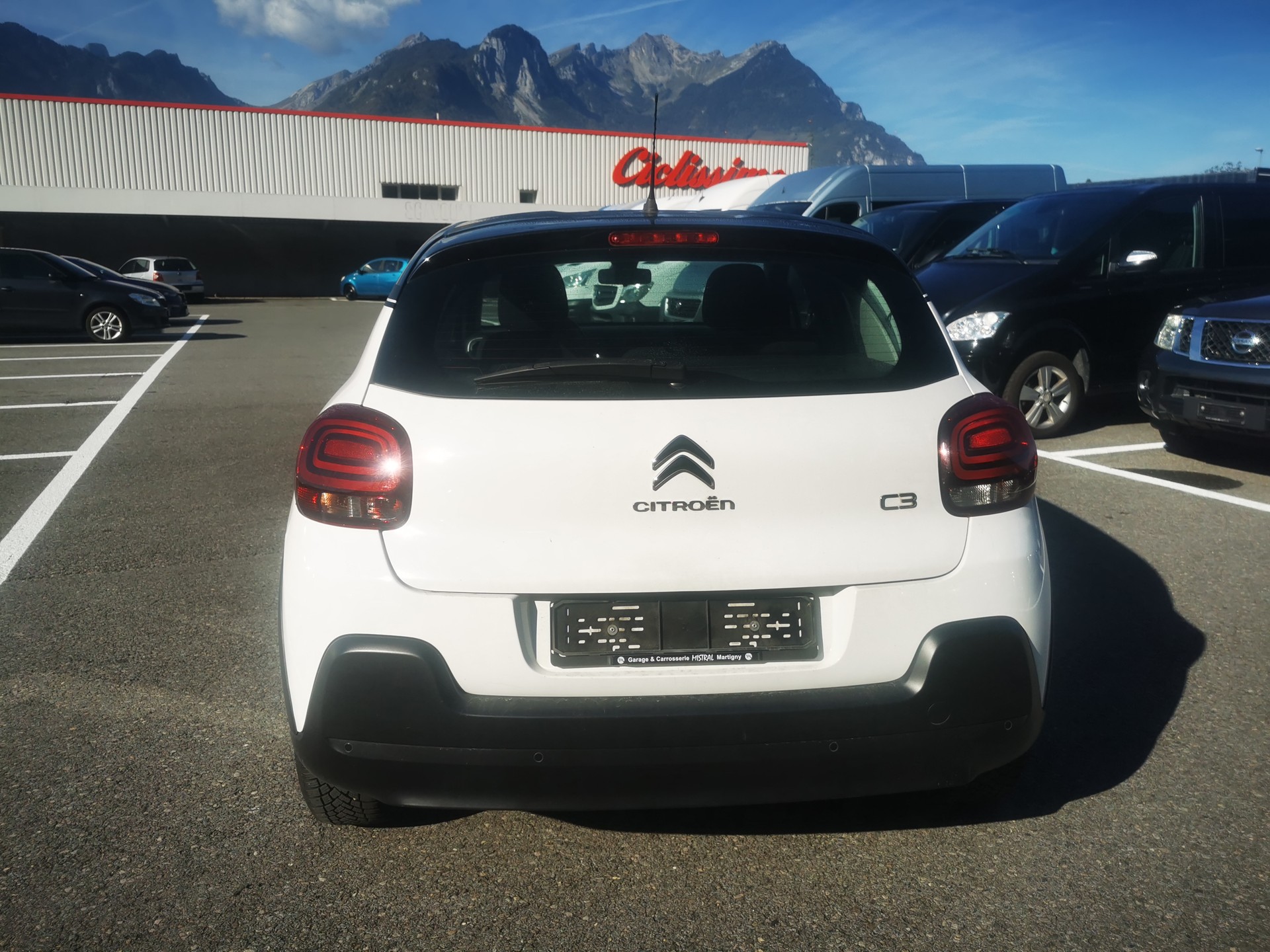 CITROEN C3 1.2i PureTech Shine-image-2