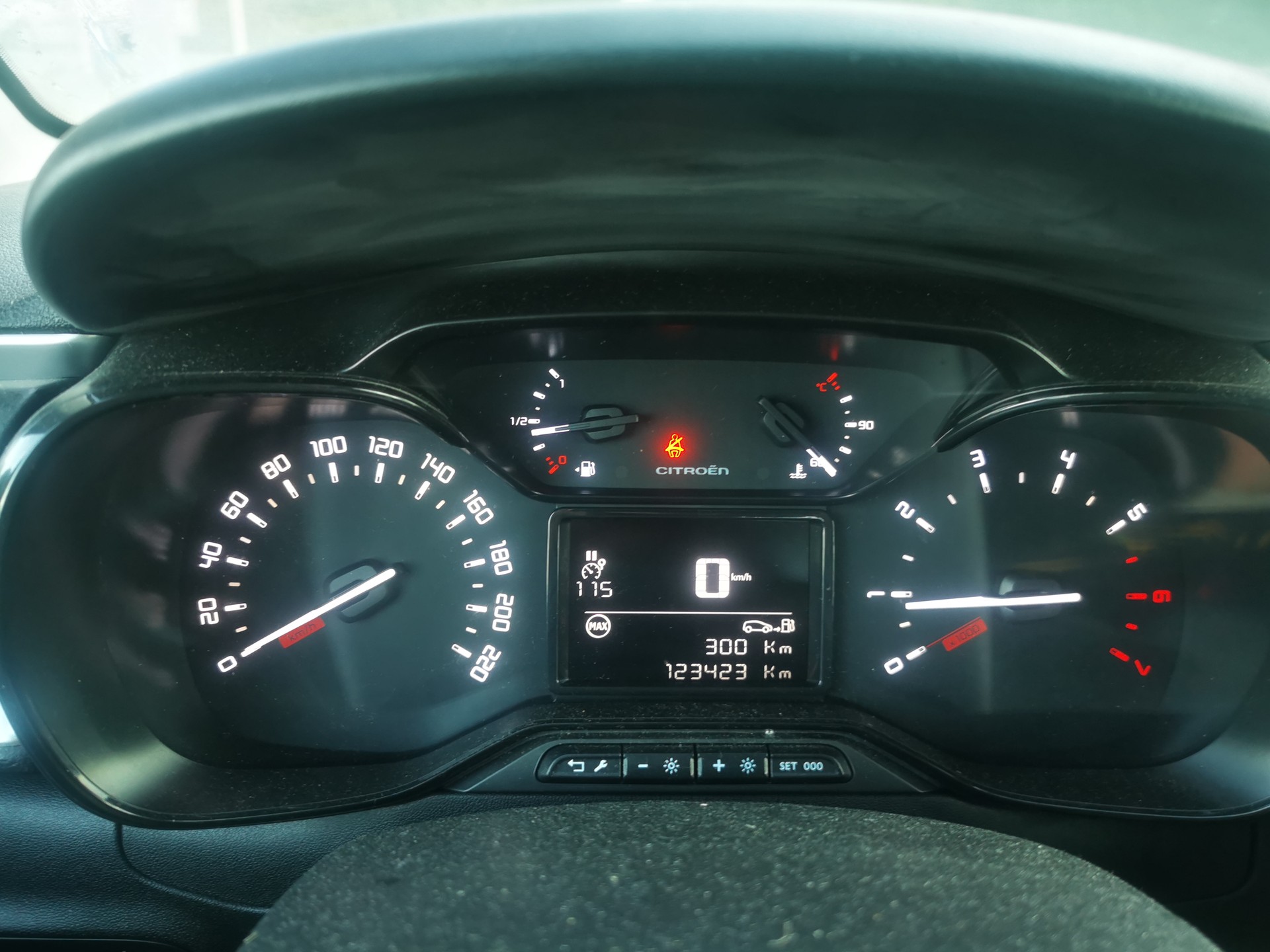 CITROEN C3 1.2i PureTech Shine-image-11