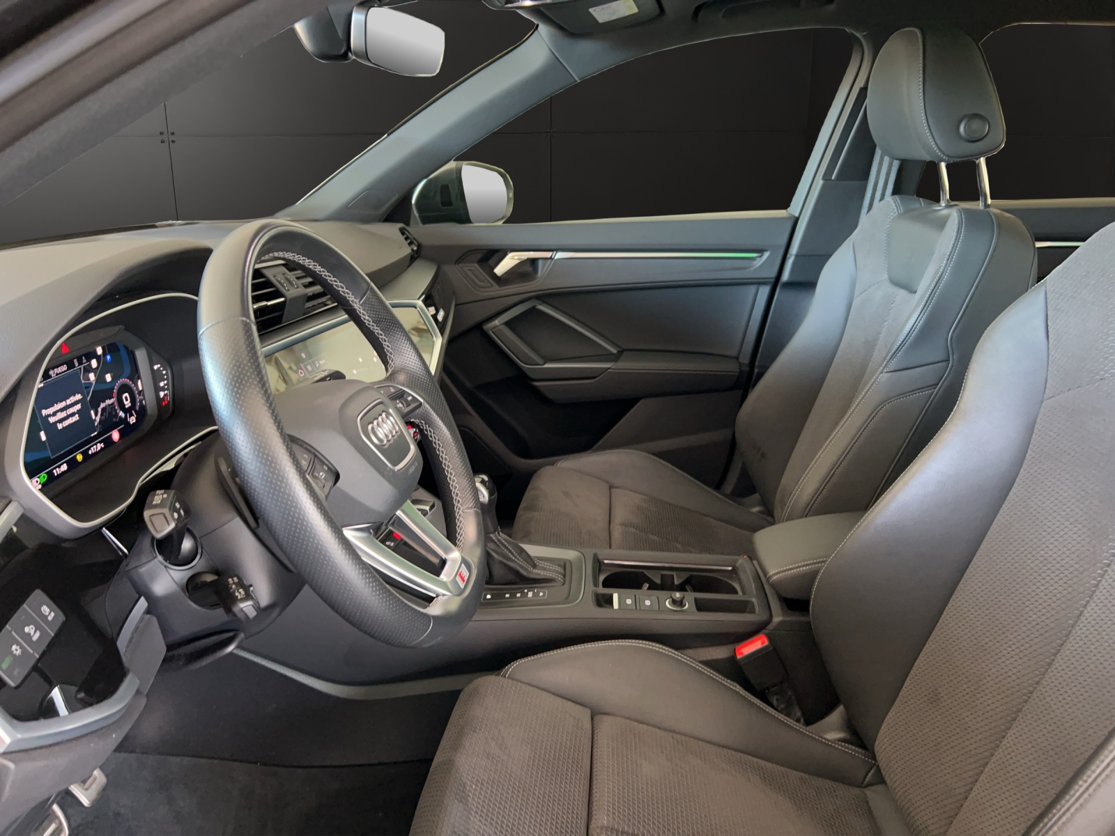 AUDI Q3 40 TFSI S line quattro S-tronic-image-8