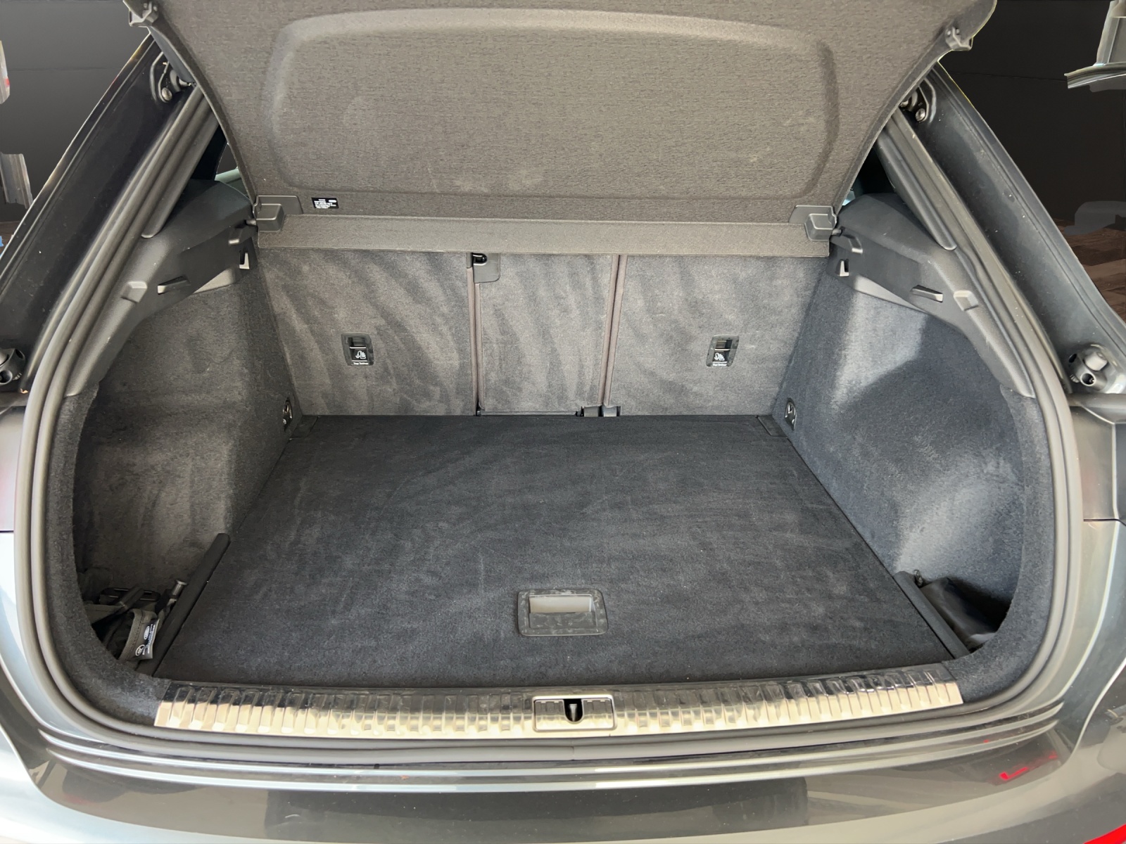 AUDI Q3 40 TFSI S line quattro S-tronic-image-17