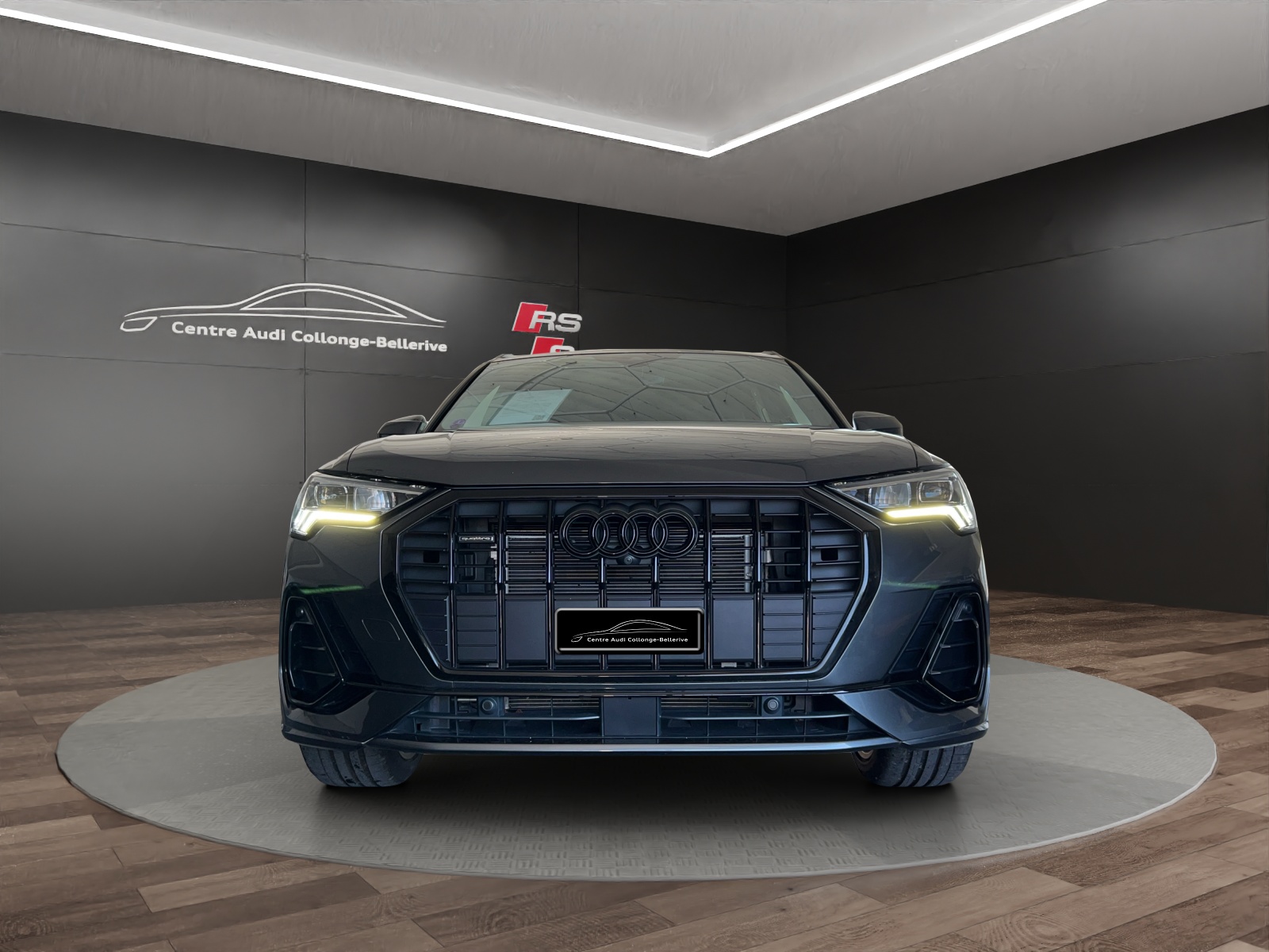 AUDI Q3 40 TFSI S line quattro S-tronic-image-1