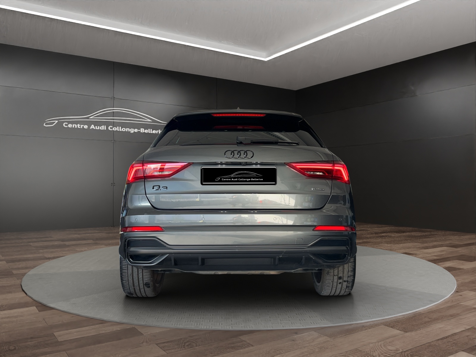 AUDI Q3 40 TFSI S line quattro S-tronic-image-4