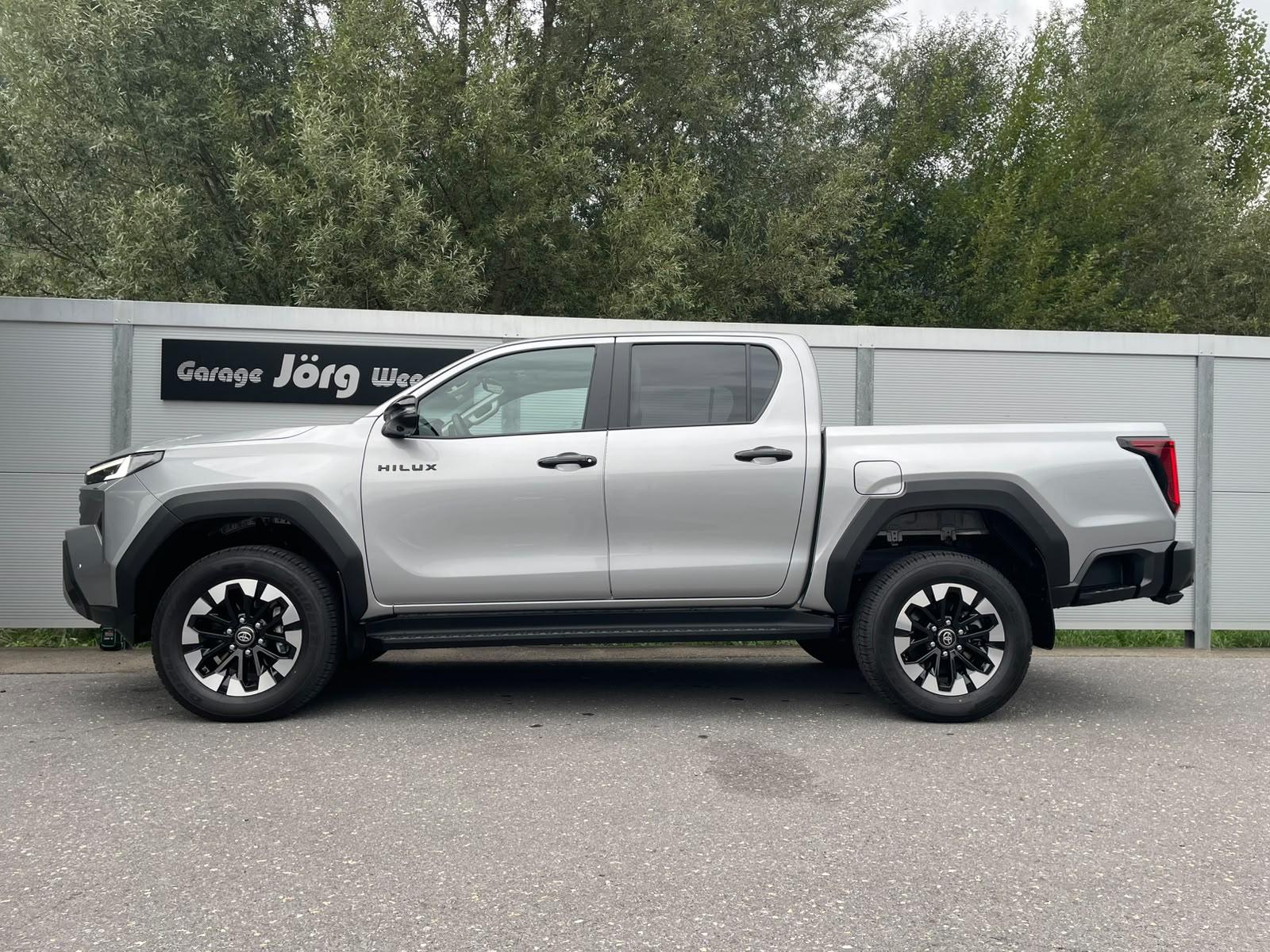 TOYOTA Hilux Double Cab.-Pick-up 2.8 D-4D MHEV 204 Style-image-2