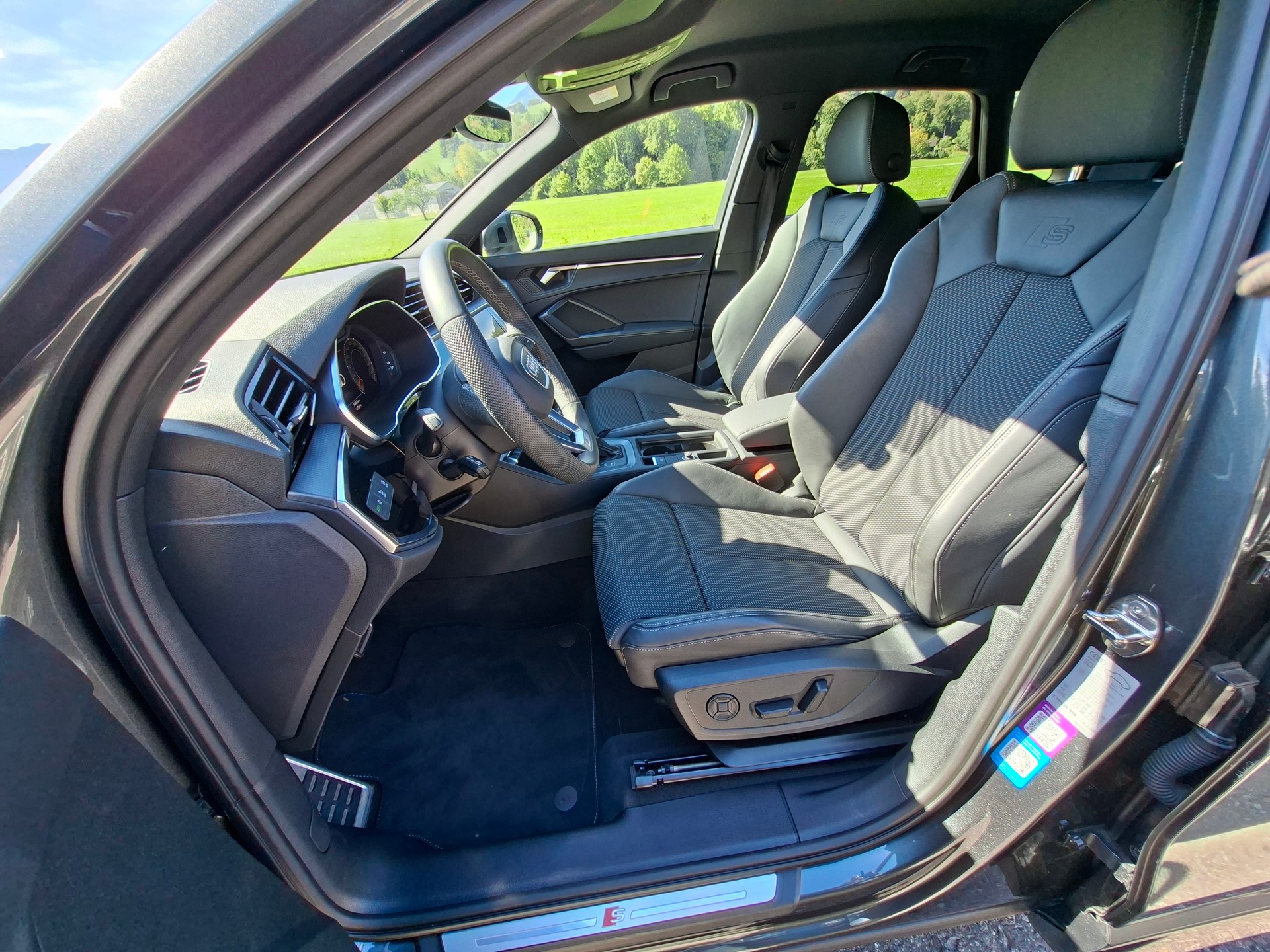 AUDI Q3 35 TFSI S line Attraction S-tronic *inkl. CH-Audi Anschlussgarantie*-image-7