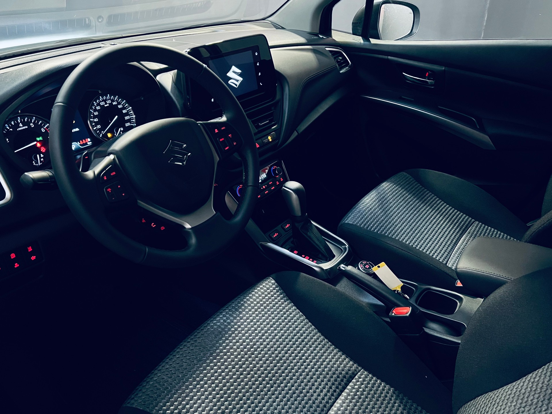 SUZUKI S-Cross 1.4 16V Compact+ MHD 4WD Automatic-image-10