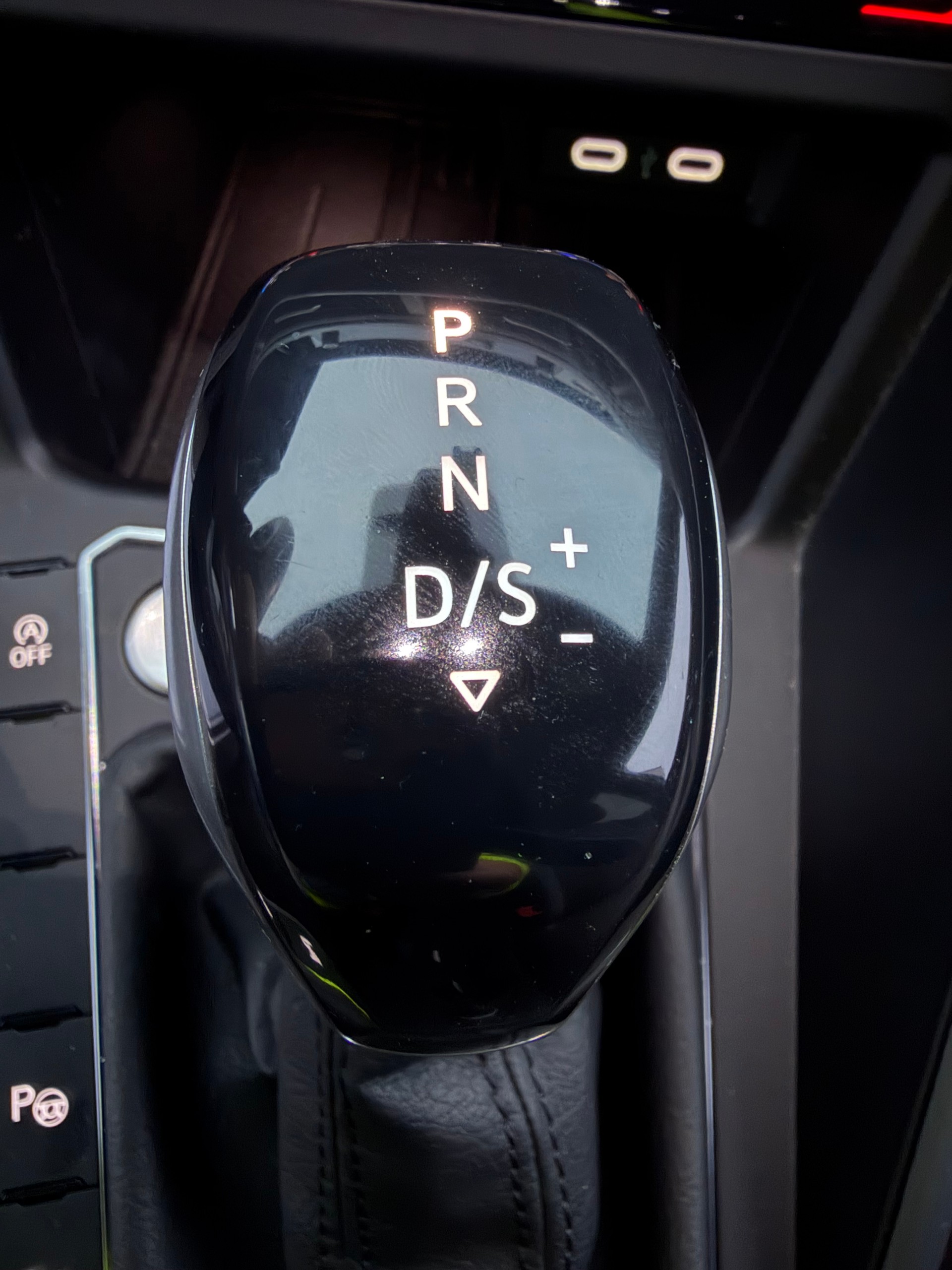 VW HAGELSCHADEN..."R-LINE" POLO 1.0 TSI "115 PS" DSG "AUTOMAT" CH WAGEN VOLL OPTIONEN !! CH VOLLGARANTIE !! MIT NEUEN WINTERRÄDER.-image-21