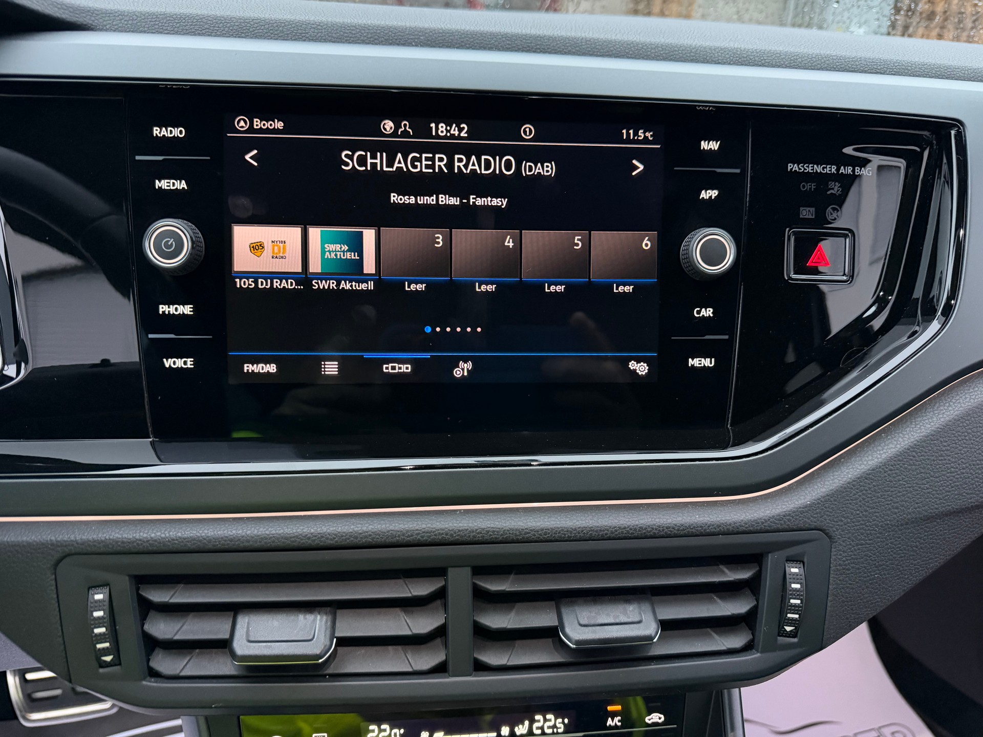 VW HAGELSCHADEN..."R-LINE" POLO 1.0 TSI "115 PS" DSG "AUTOMAT" CH WAGEN VOLL OPTIONEN !! CH VOLLGARANTIE !! MIT NEUEN WINTERRÄDER.-image-11