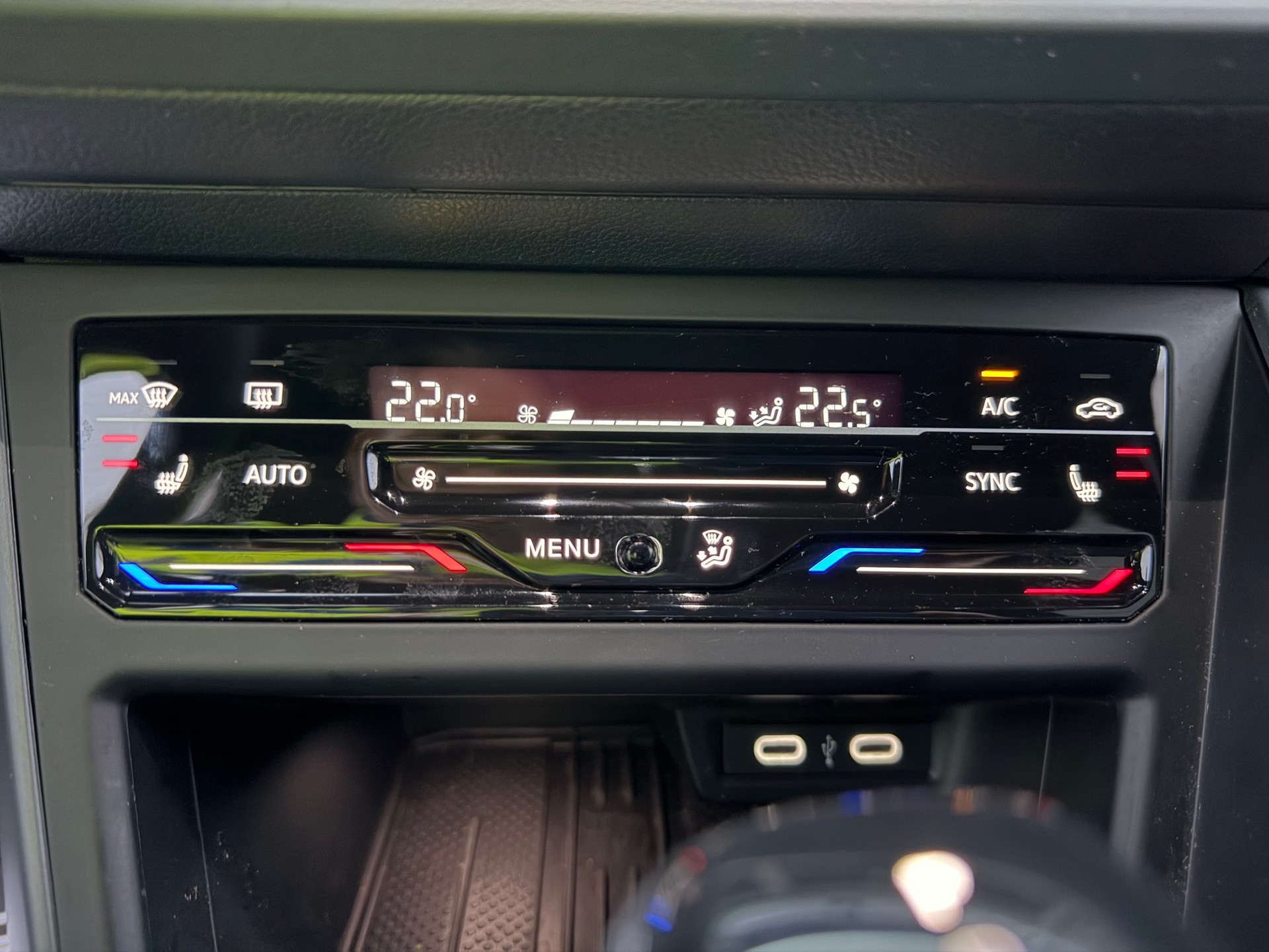 VW HAGELSCHADEN..."R-LINE" POLO 1.0 TSI "115 PS" DSG "AUTOMAT" CH WAGEN VOLL OPTIONEN !! CH VOLLGARANTIE !! MIT NEUEN WINTERRÄDER.-image-22