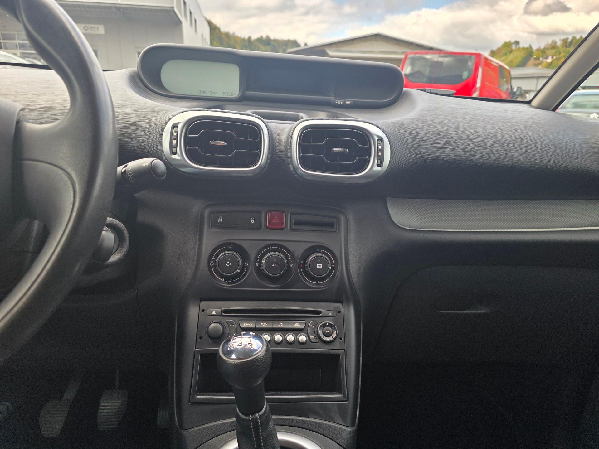 CITROEN Citroën C3 Picasso 1.2 PureTech Seduction-image-13