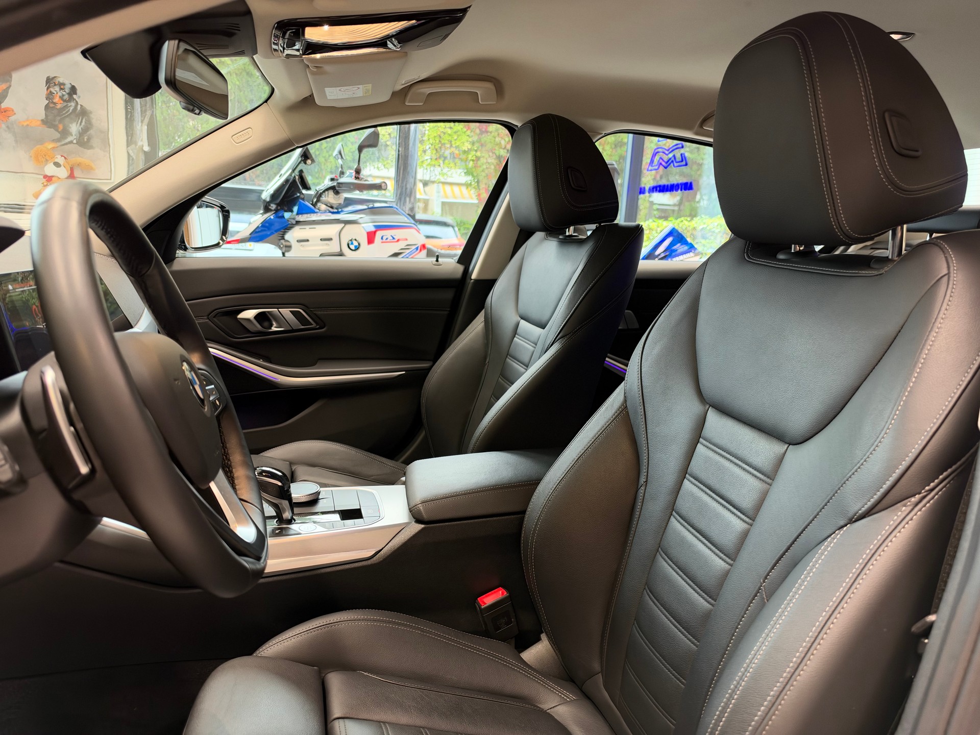 BMW 320d xDrive SAG-image-4