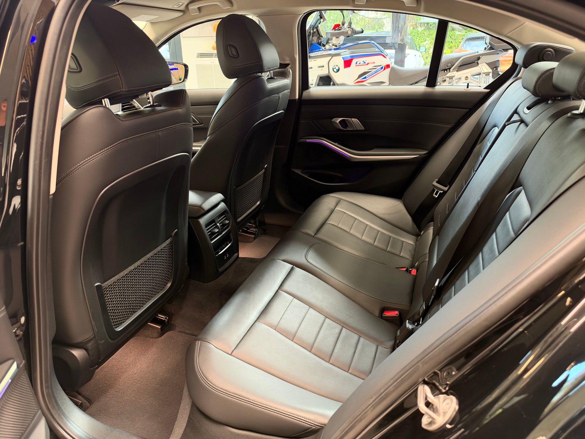 BMW 320d xDrive SAG-image-17