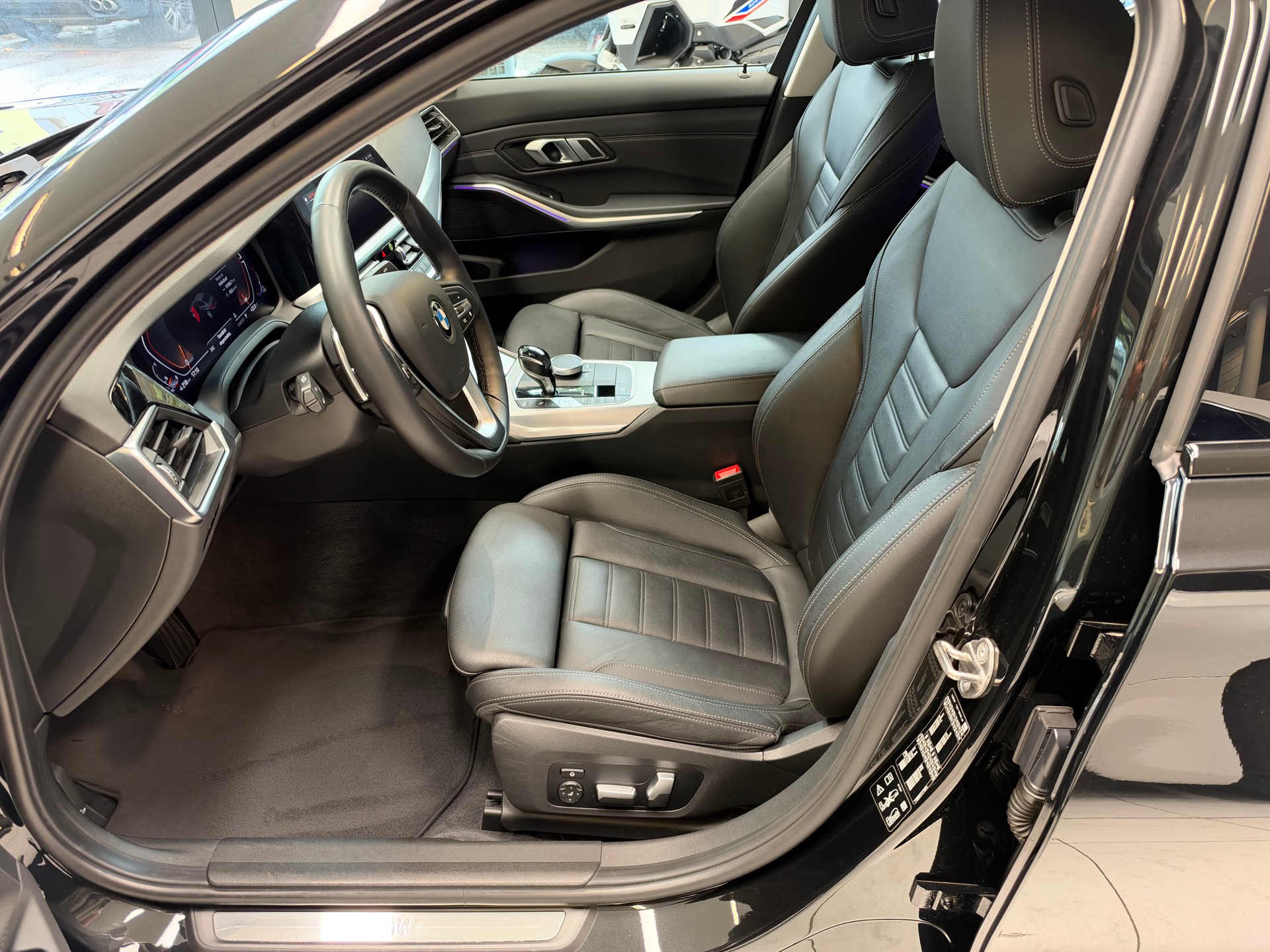 BMW 320d xDrive SAG-image-3