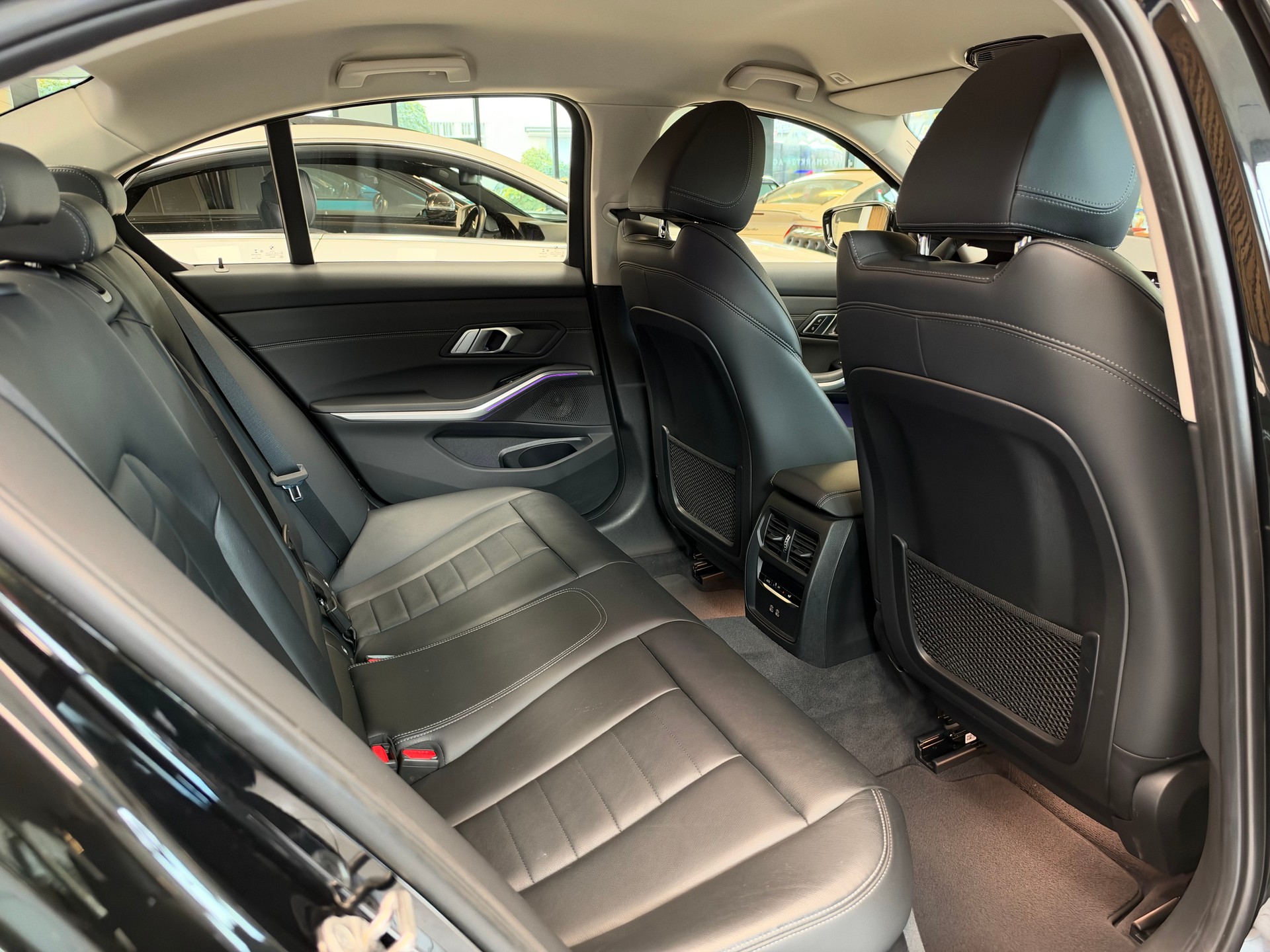 BMW 320d xDrive SAG-image-16