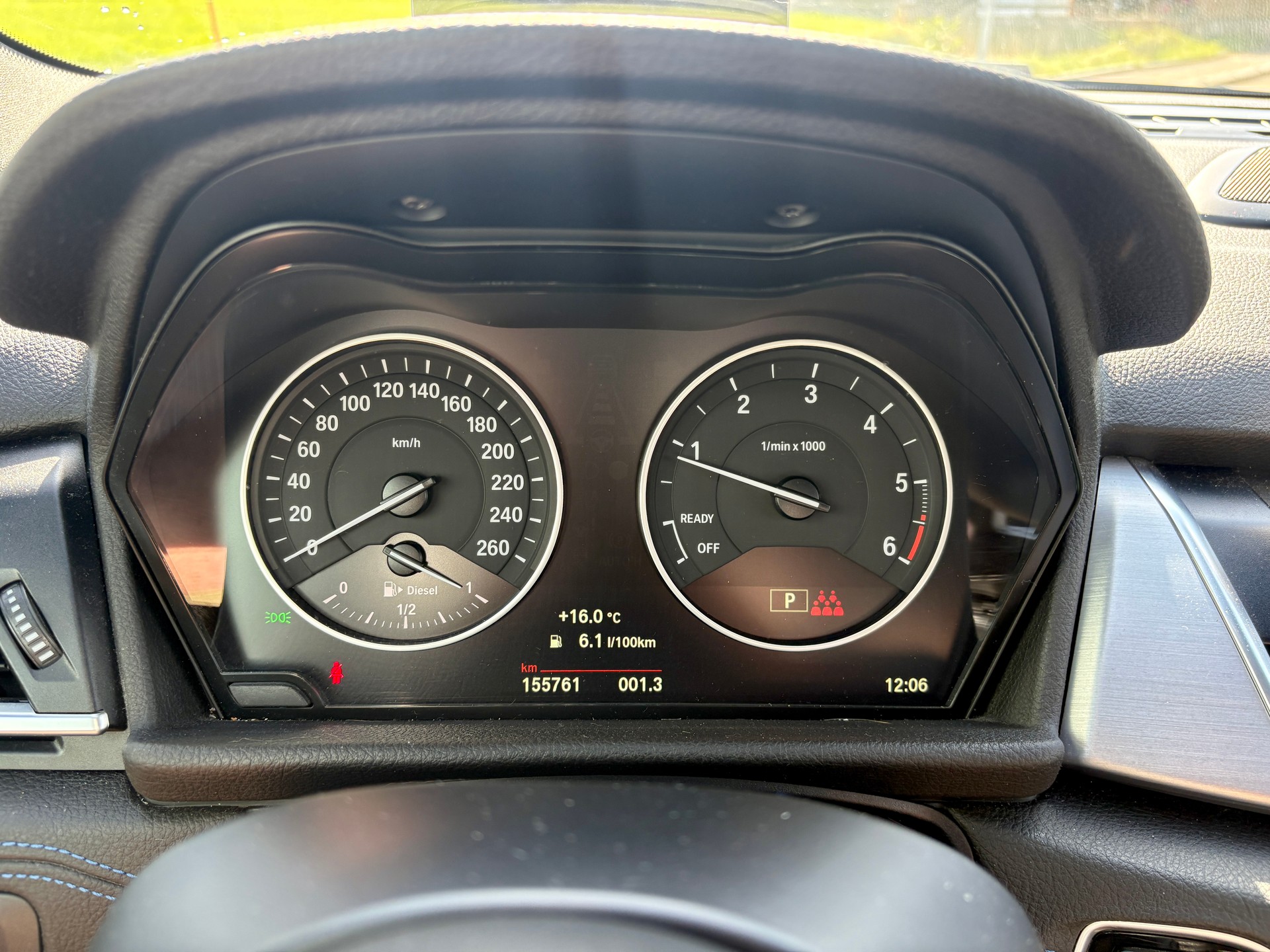 BMW 220d xDrive-image-4