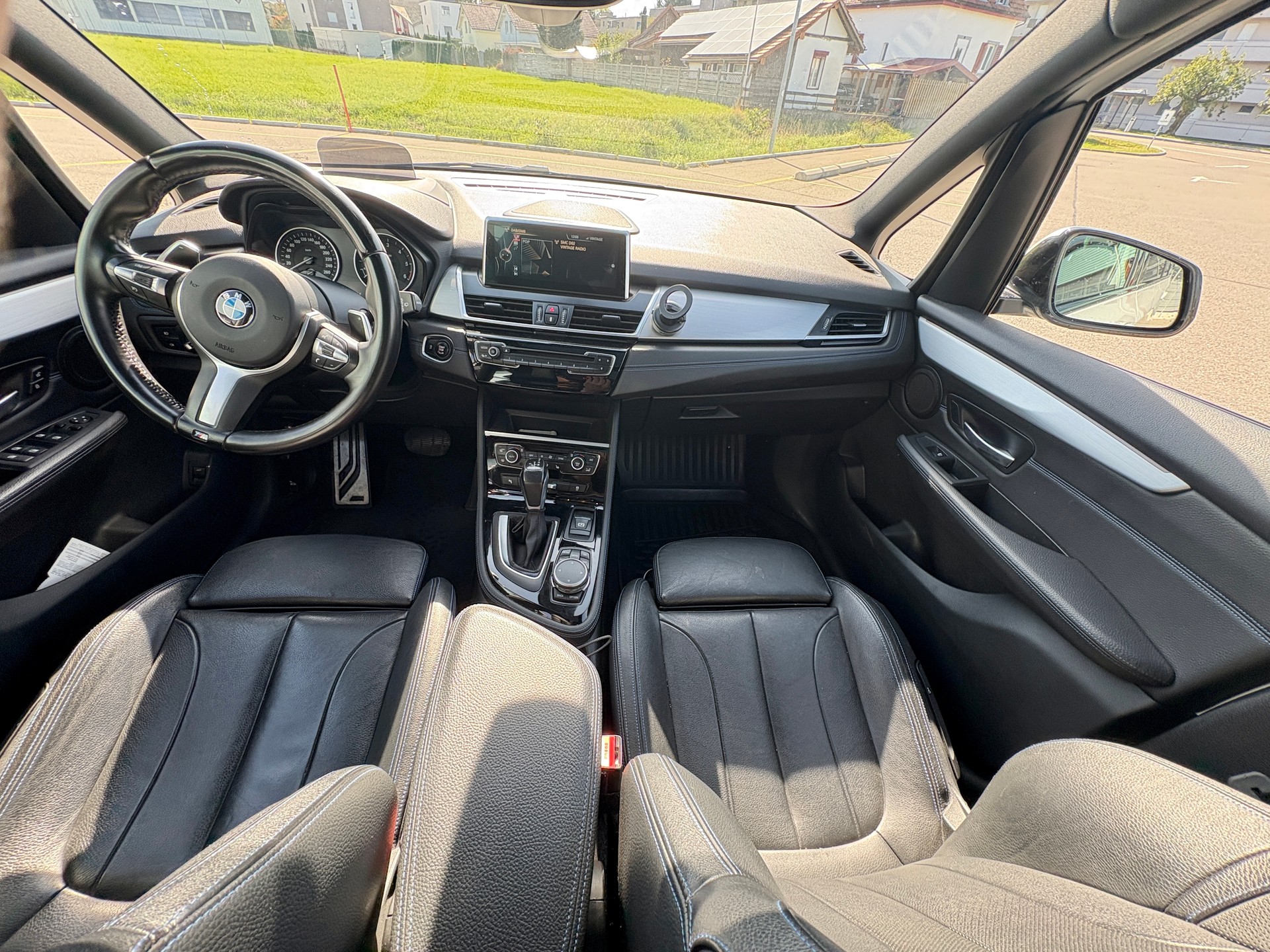 BMW 220d xDrive-image-5