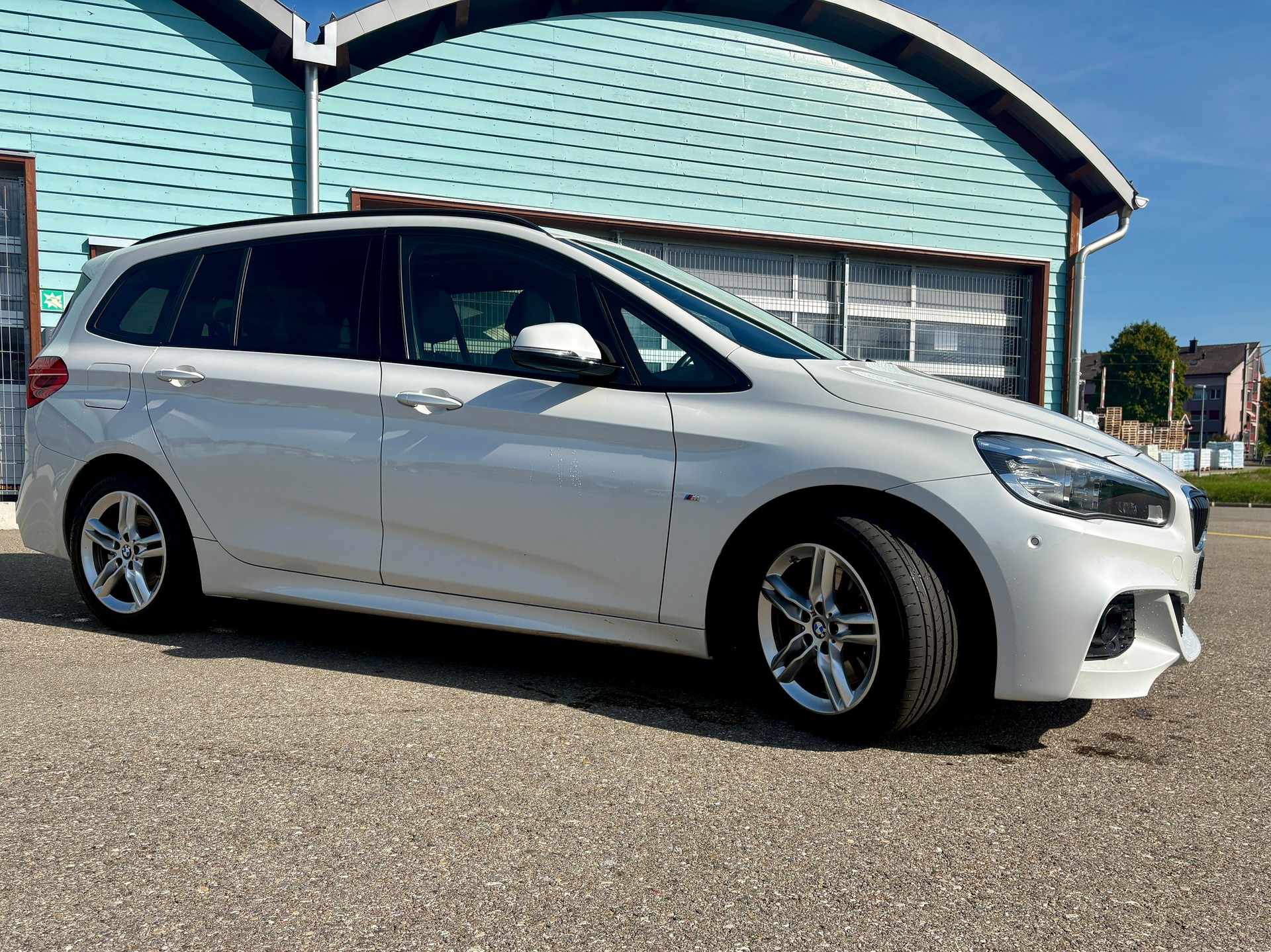 BMW 220d xDrive-image-1