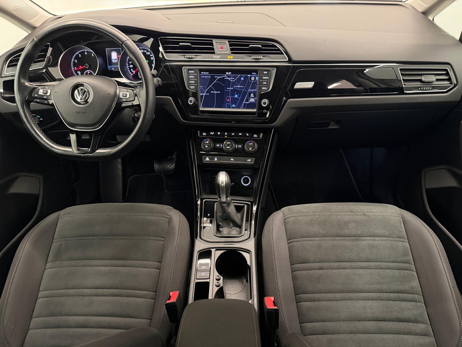 VW Touran 1.8 TSI Highline / 7 Sitz / DSG-image-16