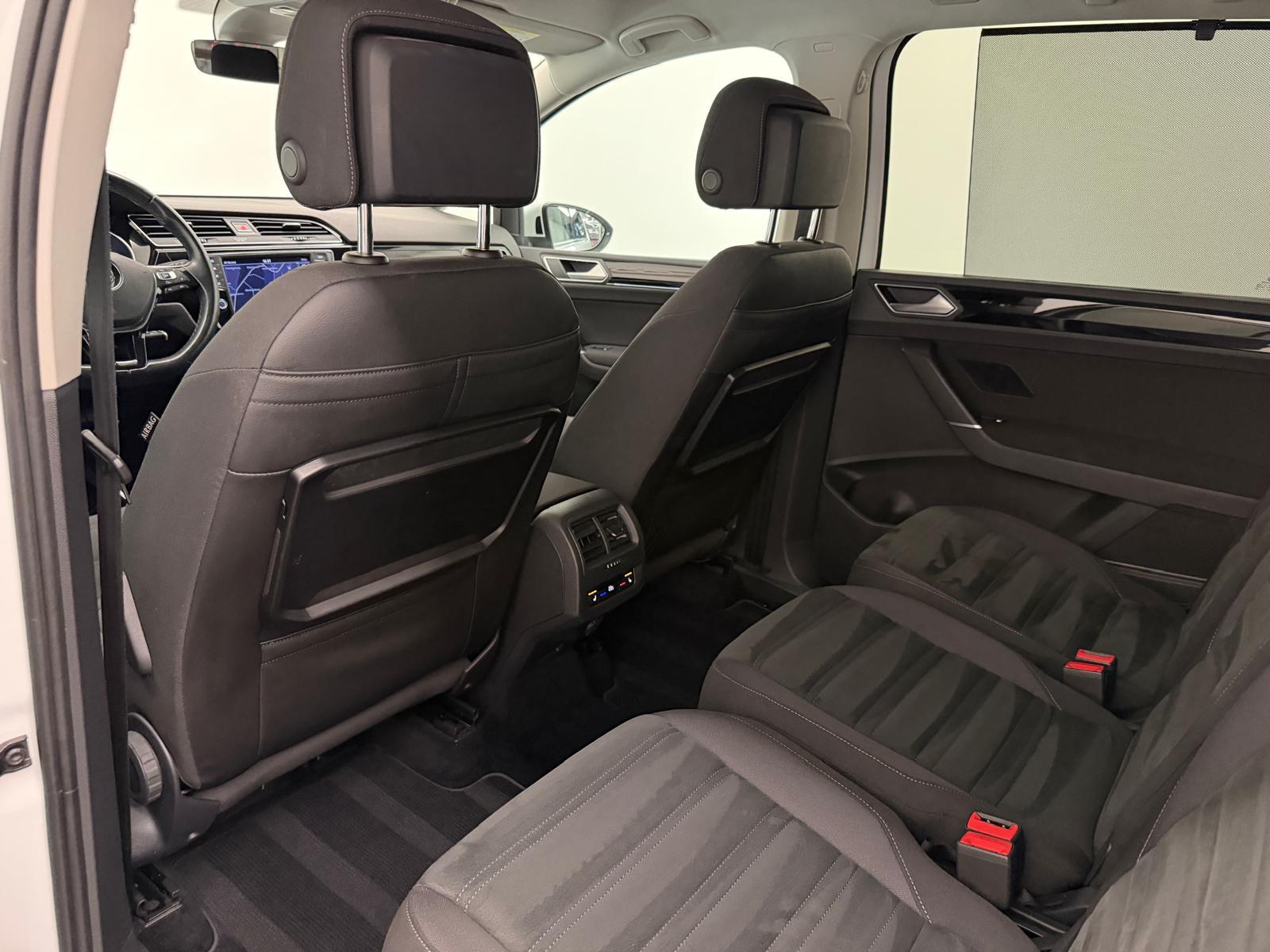 VW Touran 1.8 TSI Highline / 7 Sitz / DSG-image-11