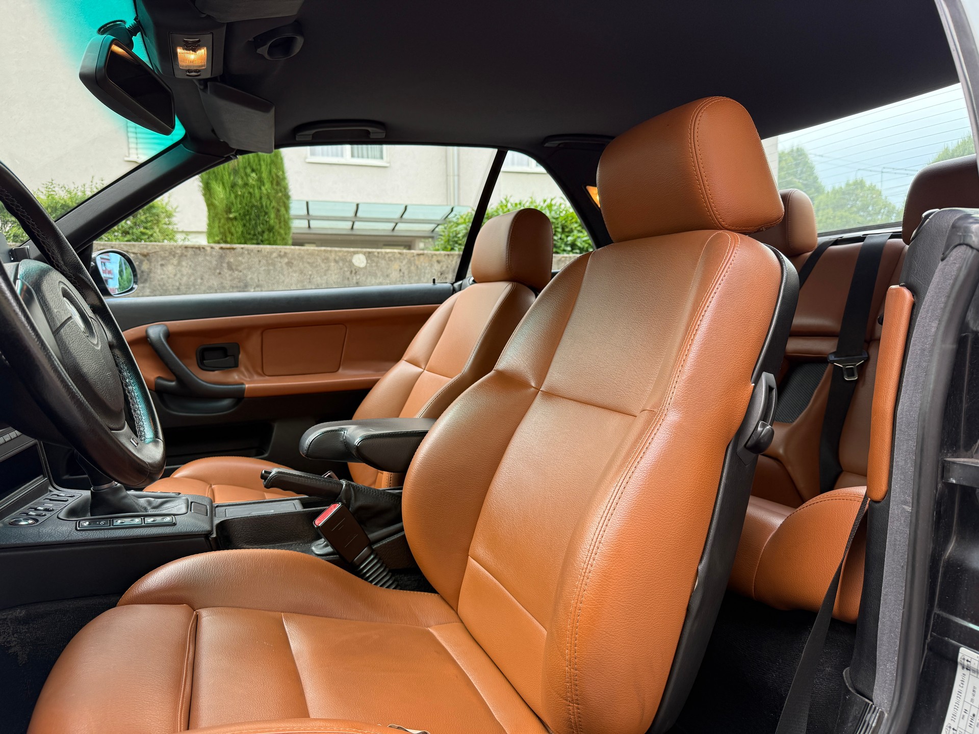 BMW 328i Cabrio-image-8