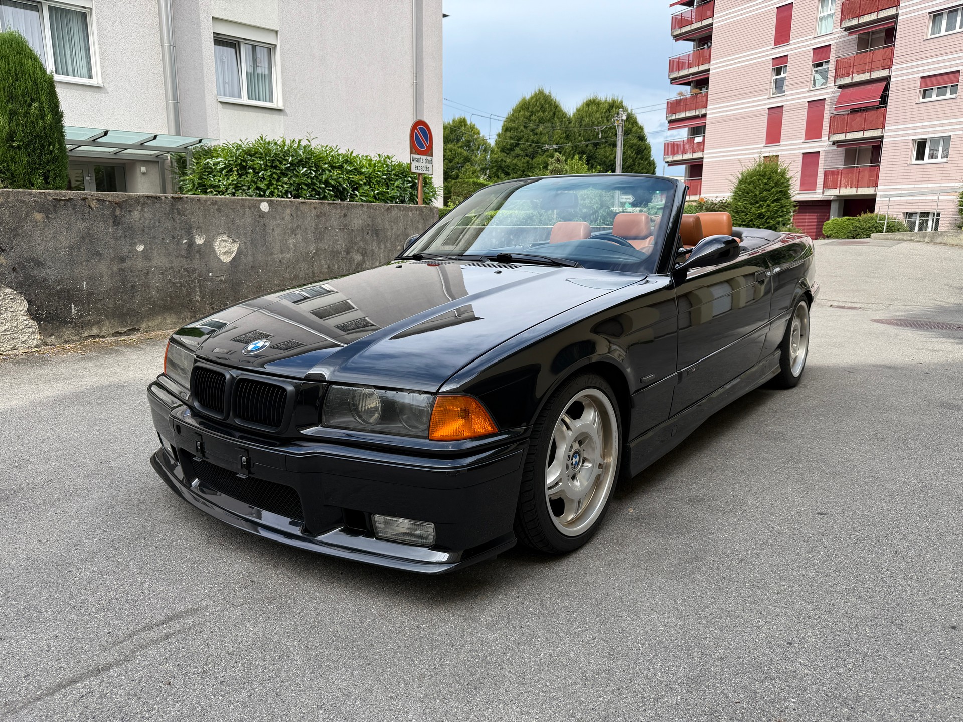 BMW 328i Cabrio-image-0