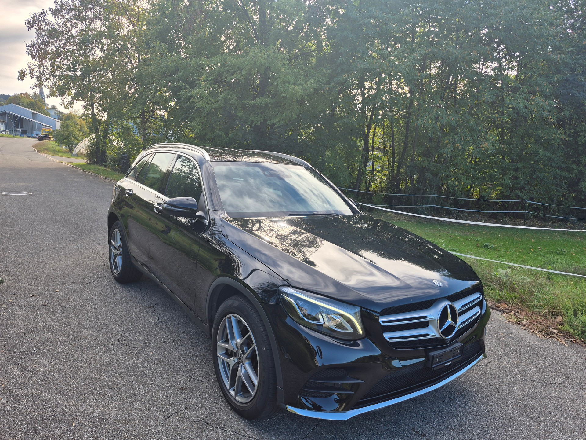 MERCEDES-BENZ GLC 250 d AMG Line 4Matic 9G-Tronic-image-2