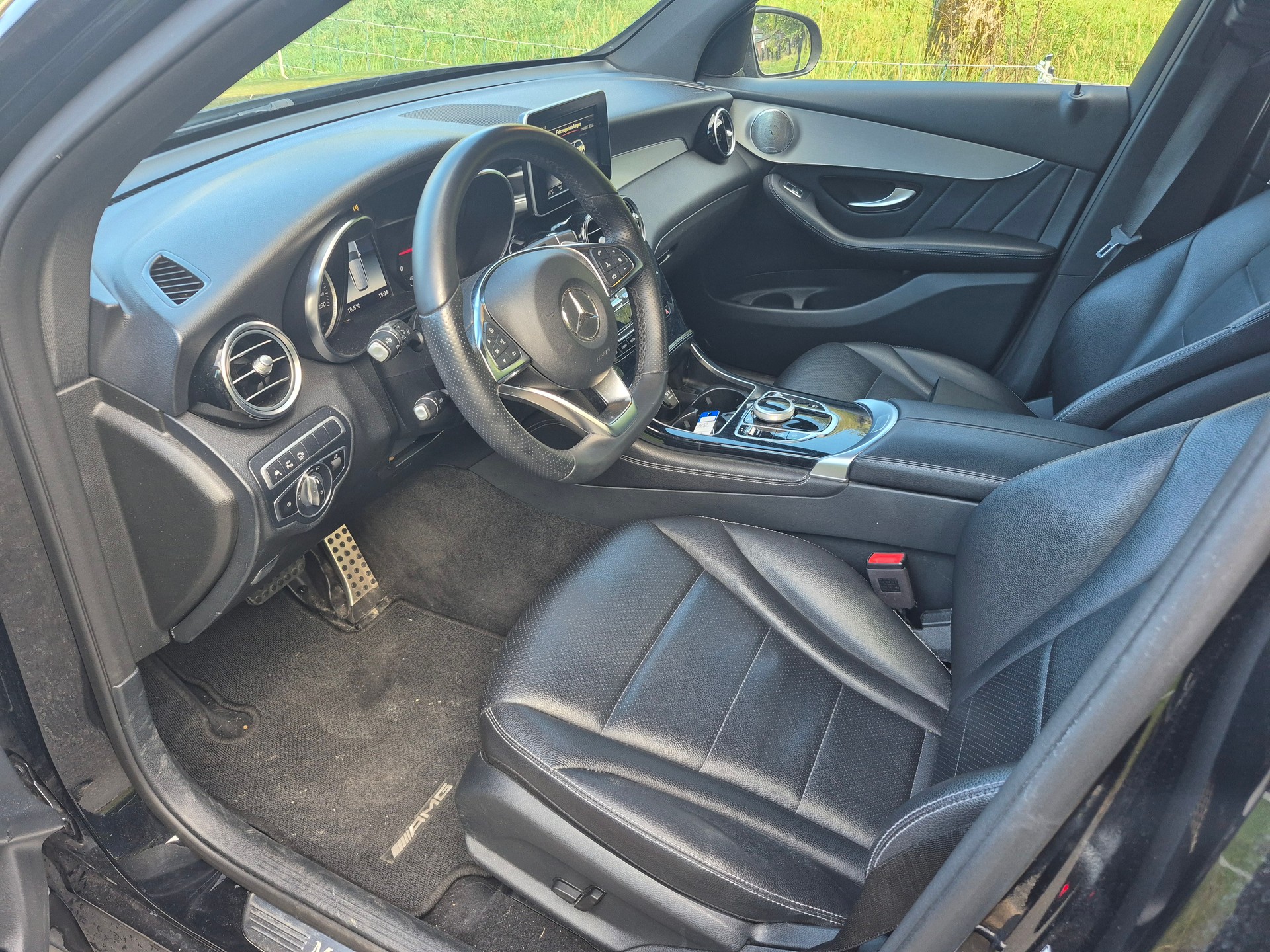 MERCEDES-BENZ GLC 250 d AMG Line 4Matic 9G-Tronic-image-7