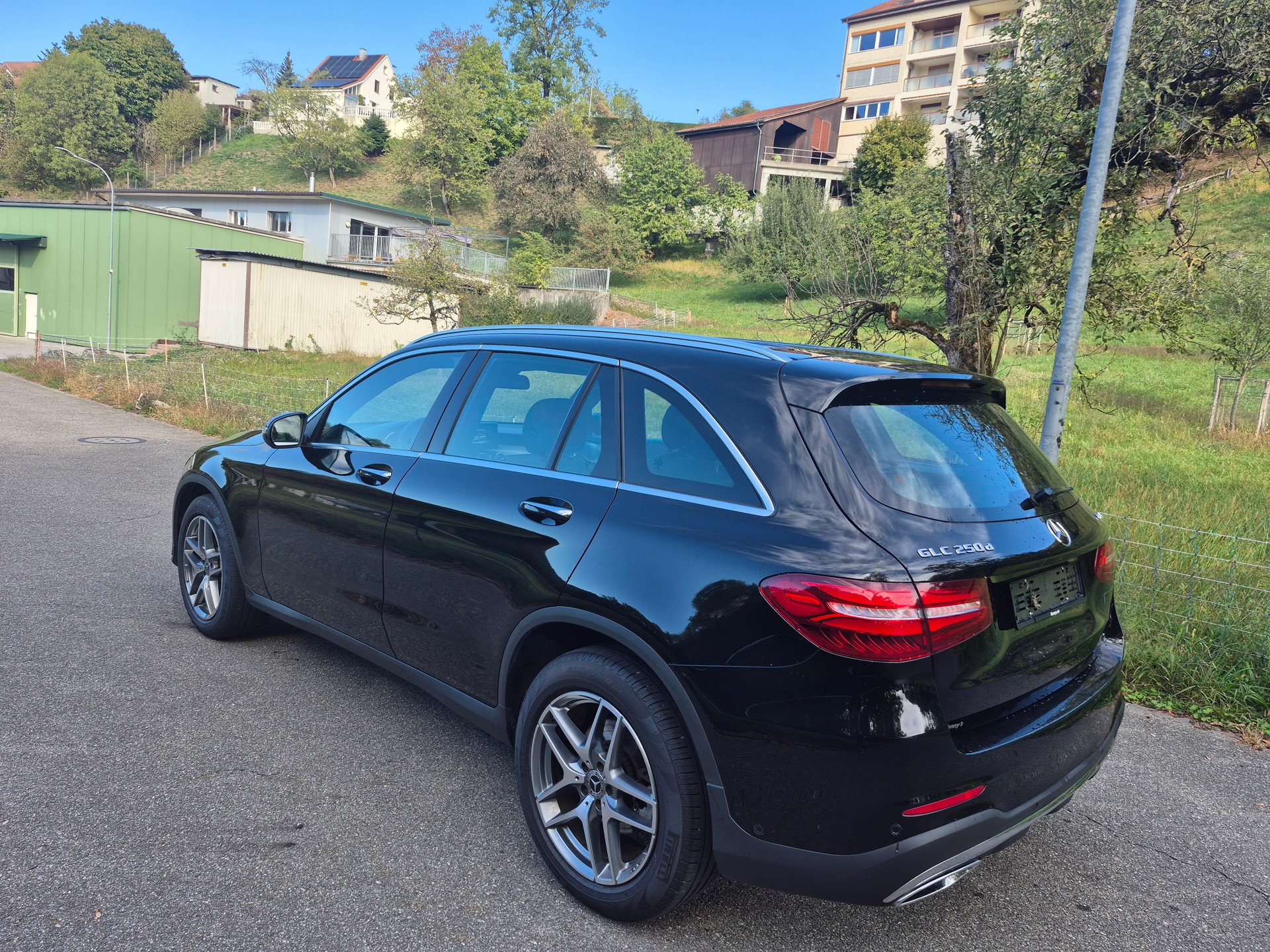 MERCEDES-BENZ GLC 250 d AMG Line 4Matic 9G-Tronic-image-5