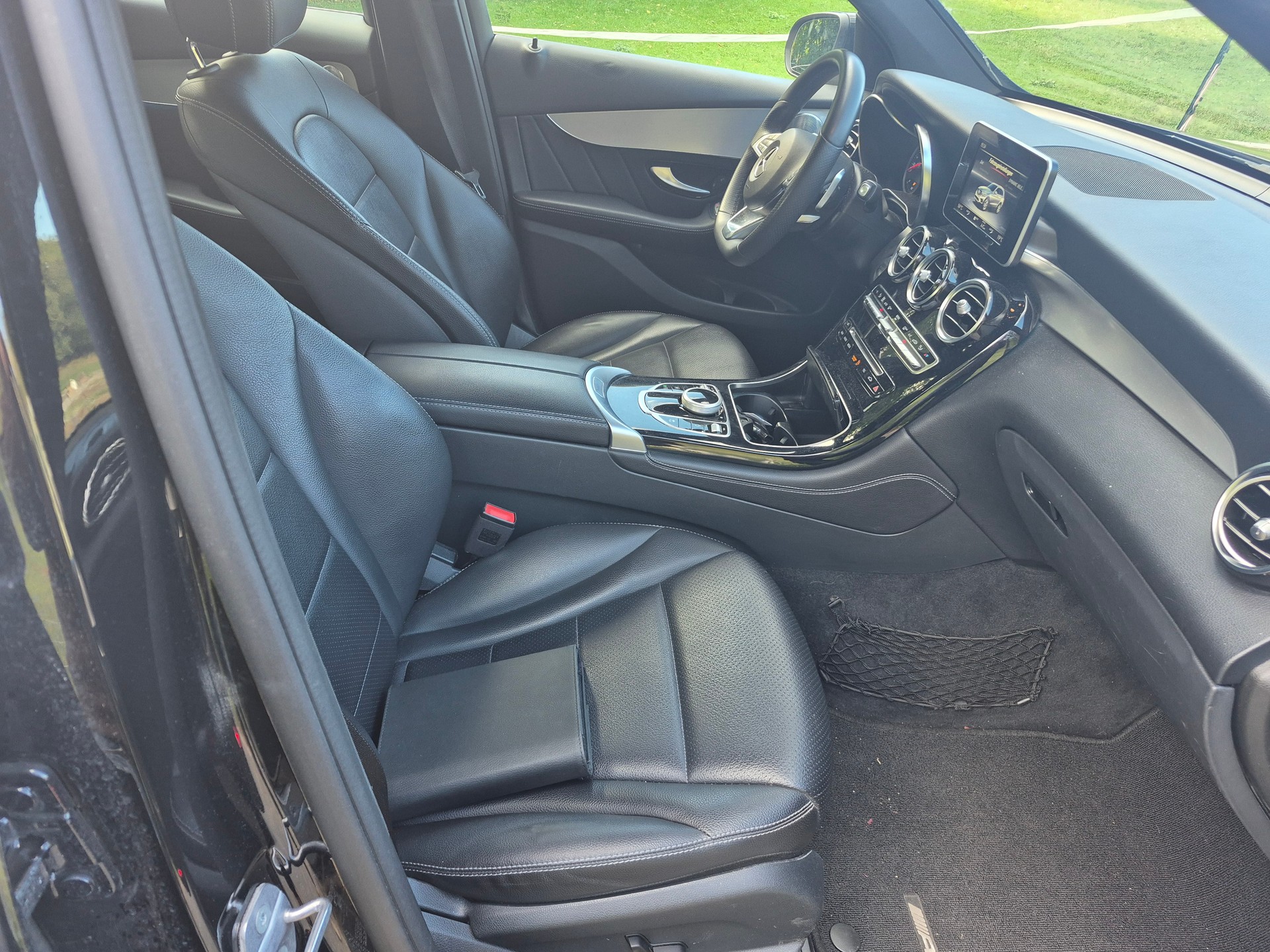 MERCEDES-BENZ GLC 250 d AMG Line 4Matic 9G-Tronic-image-6