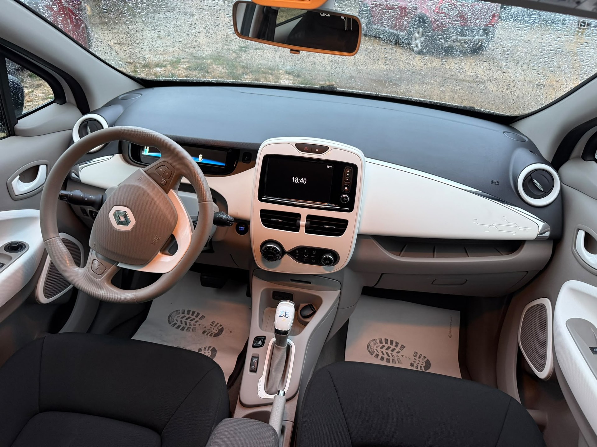 RENAULT Zoe Intens R240 (Batterie Miete)-image-11